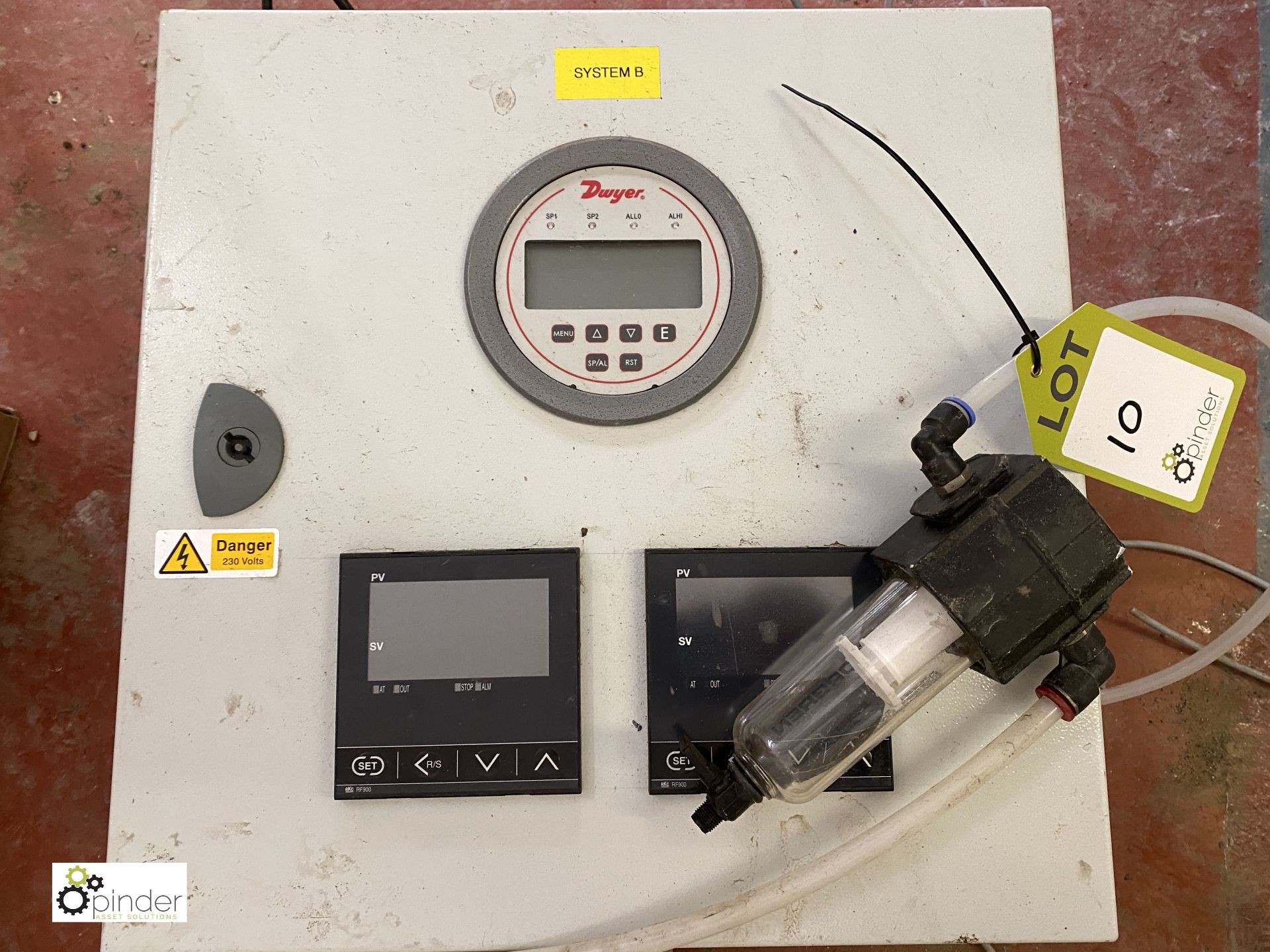 Oxygen Gas Analysing System Monitor Panels, Probes and main panel (LOCATION: Boston Spa) - Image 2 of 11