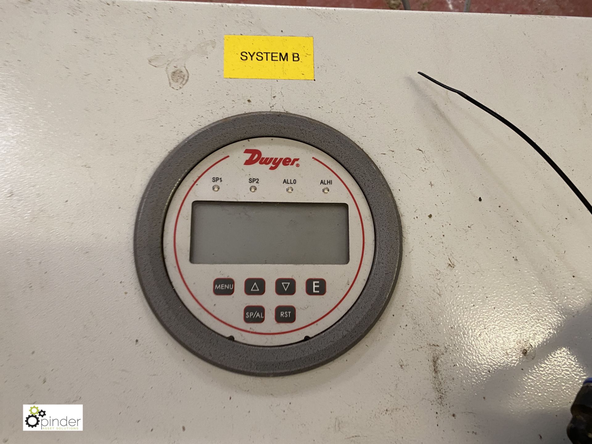 Oxygen Gas Analysing System Monitor Panels, Probes and main panel (LOCATION: Boston Spa) - Image 4 of 11