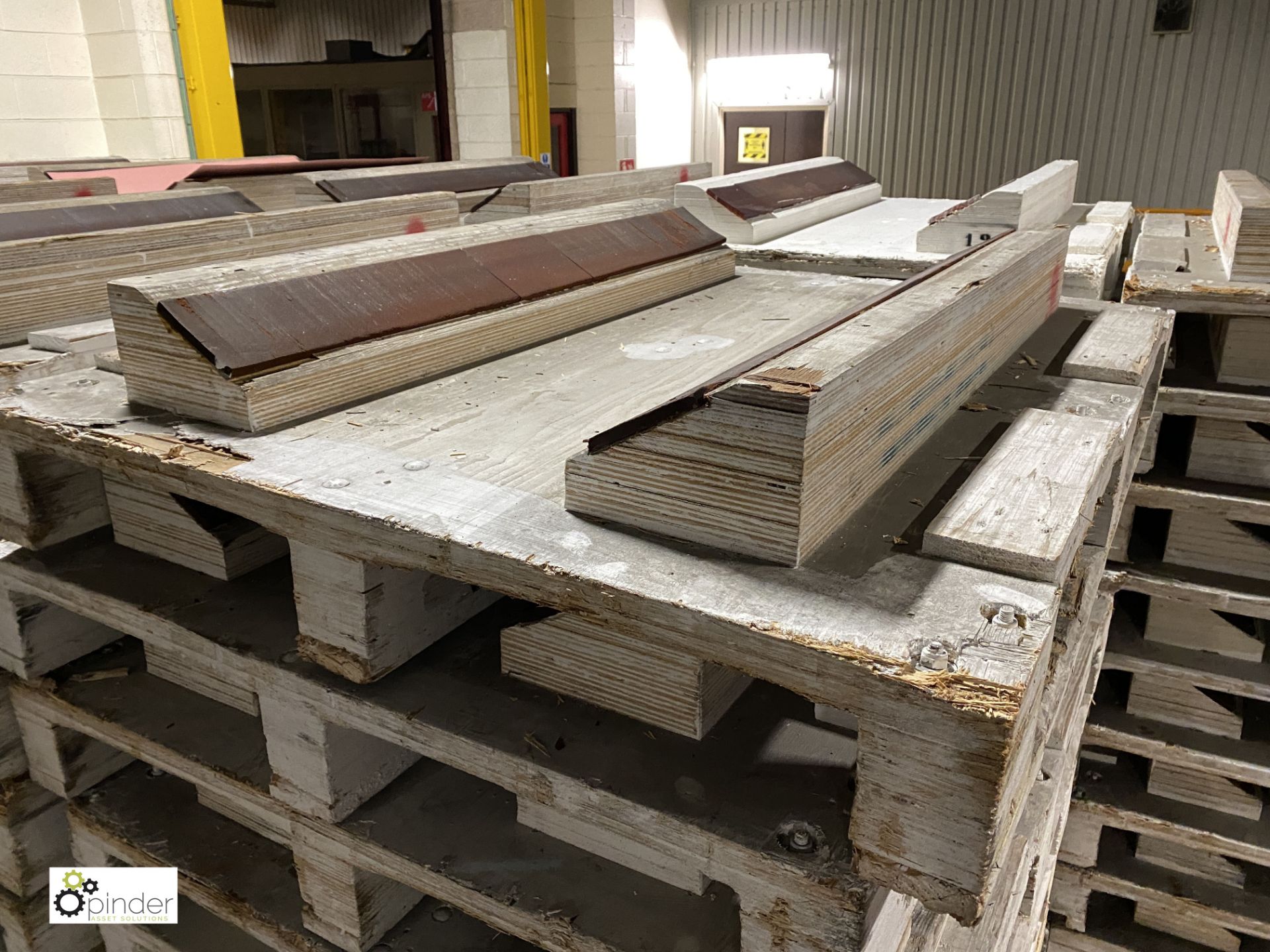 18 wooden Coil Pallets, 1400mm (please note there - Image 3 of 3