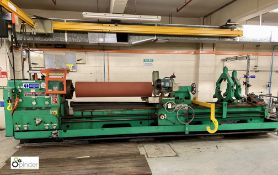 Binns & Berry gap bed Centre Lathe, 32in swing