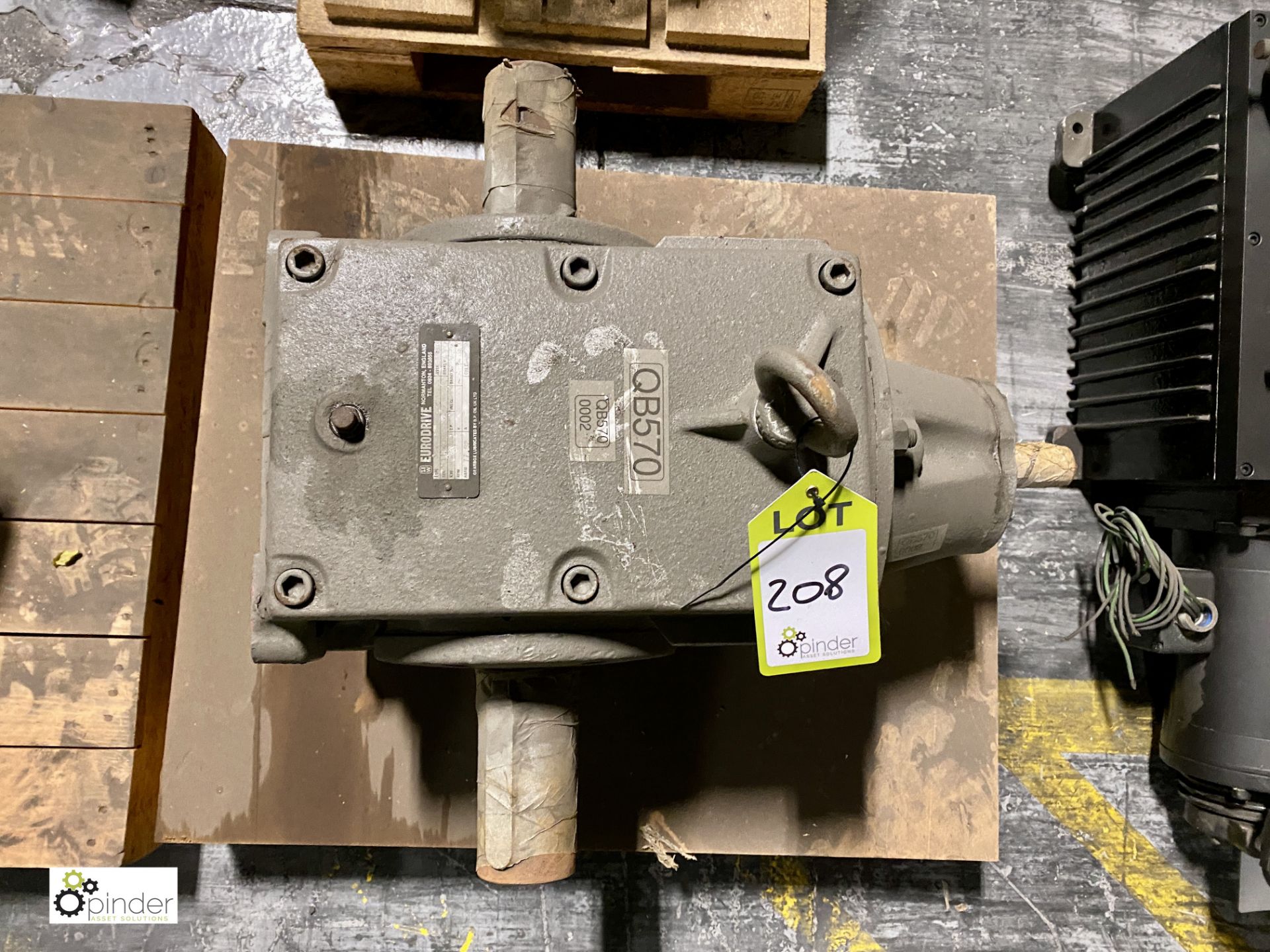 SEW Eurodrive Gearbox Type S82, S/N R1194092, Ratio 77.52:1 (QB570) (please note there is a lift out - Image 2 of 3