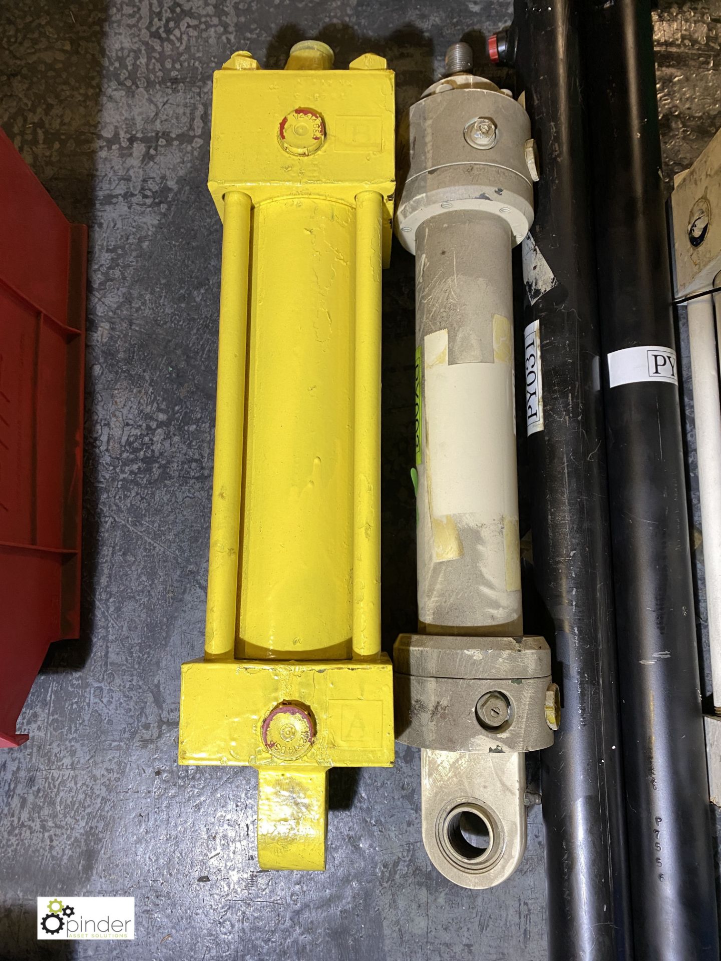 5 hydraulic Cylinders, as lotted (please note there is a lift out fee of £5 plus VAT on this lot) - Image 2 of 3