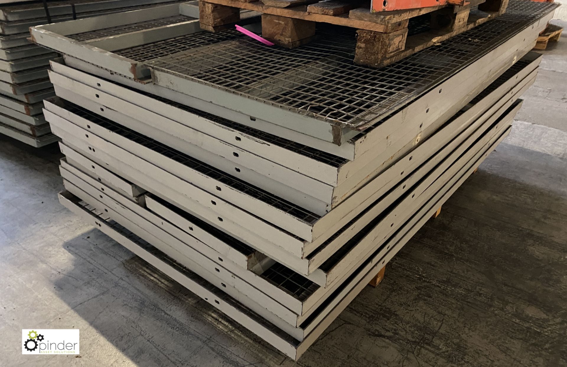 Quantity steel/mesh Guarding Sections, to pallet ( - Image 5 of 5