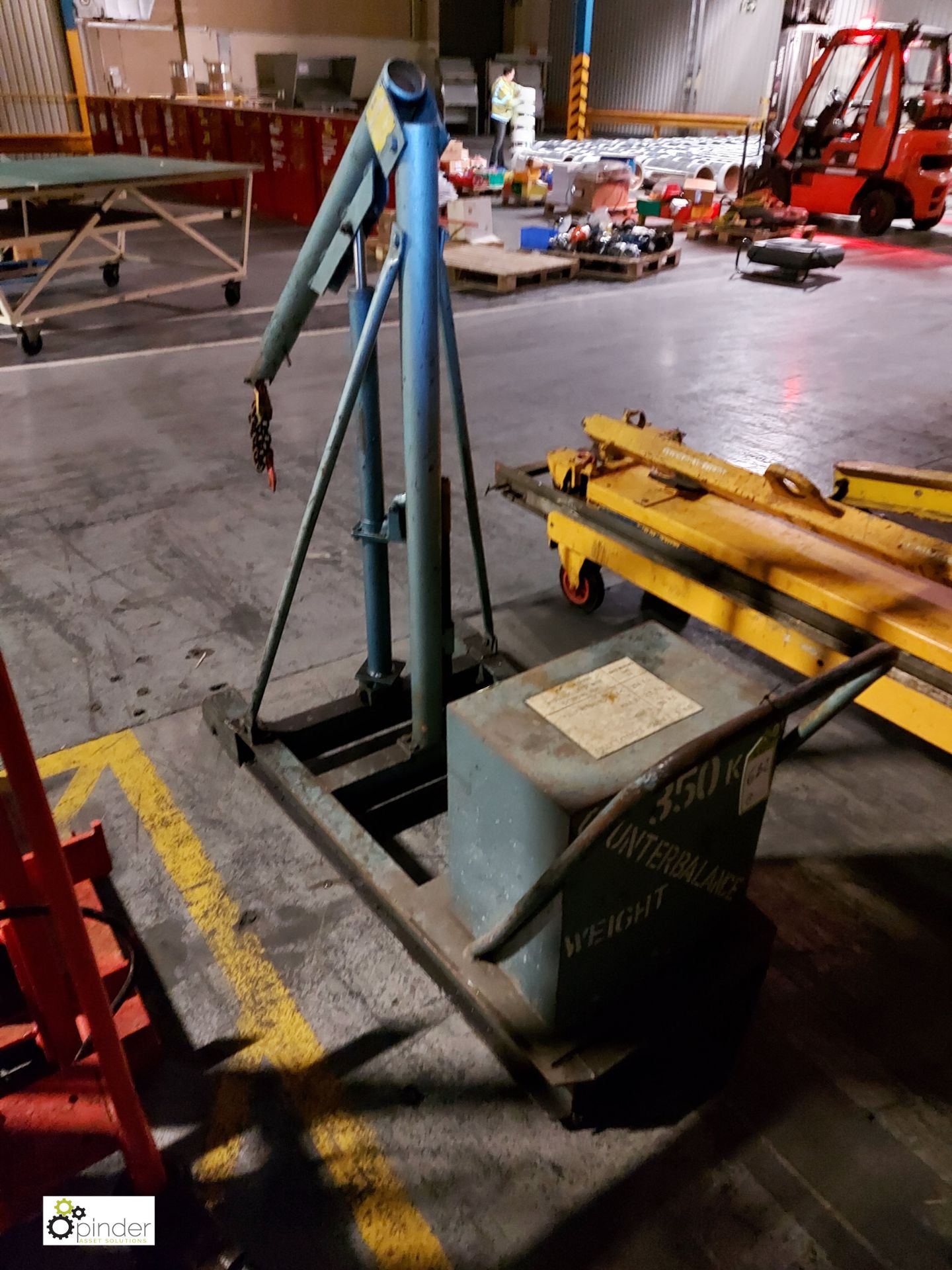 Tenneco MR250 hydraulic Lifter, with extending arm, serial number E251/1/82, 254kg swl (please