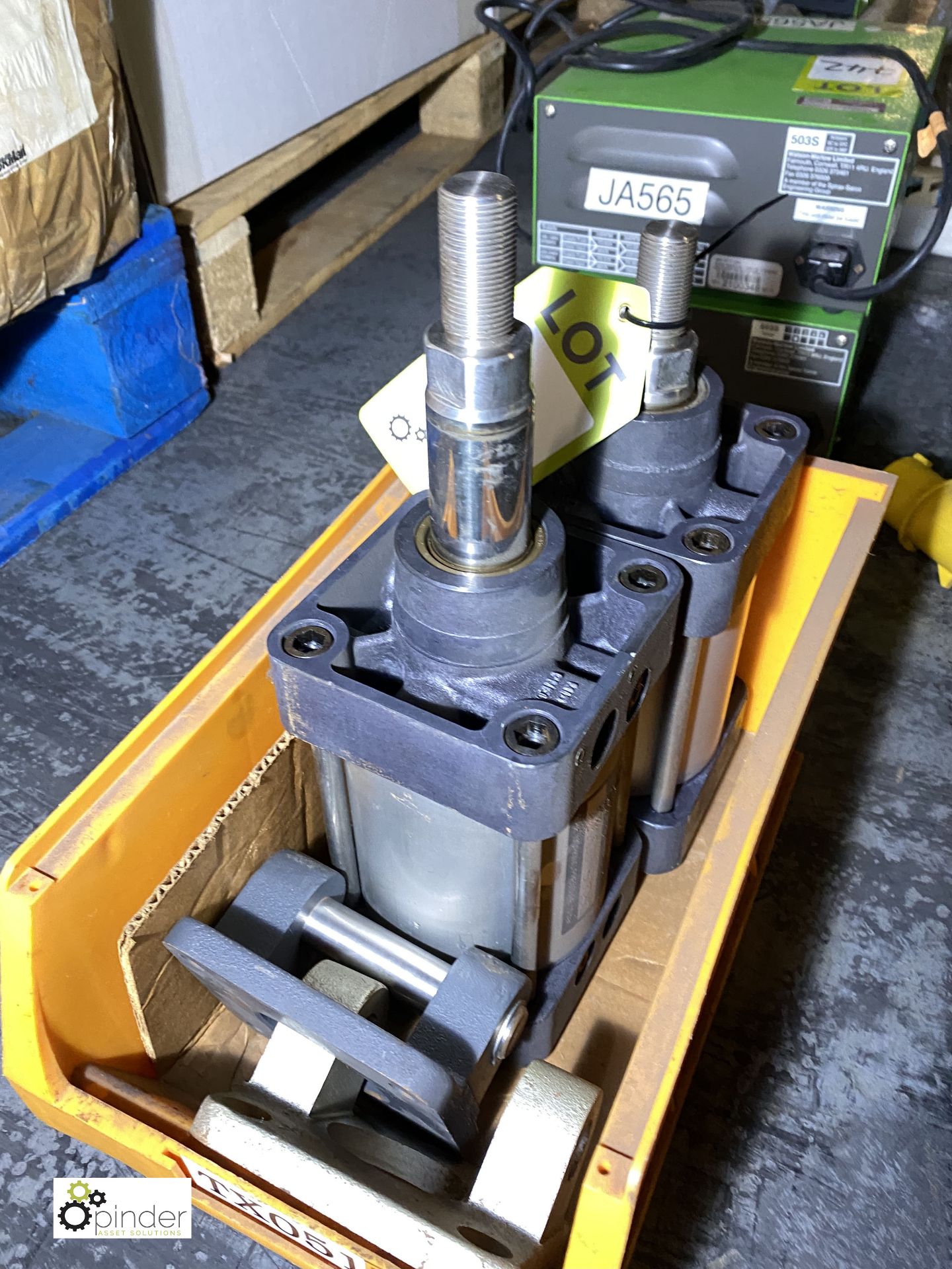 2 Midland Pneumatic Cylinders 100 INS AMB 0050 pneumatic Cylinders (please note there is a lift