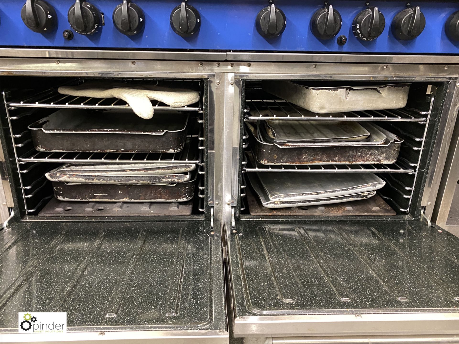 Blue Seal stainless steel gas fired 8-burner double Oven, 1200mm wide (located in Kitchen) - Image 4 of 4