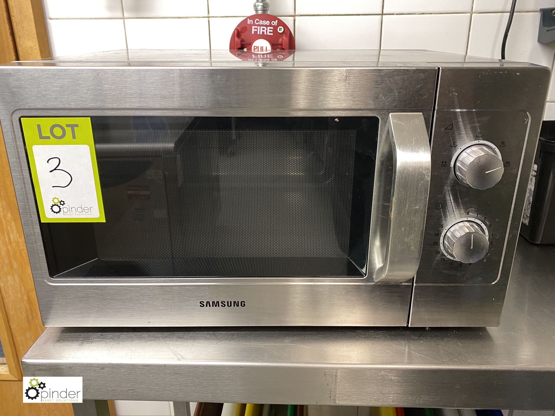 Samsung CM1099 Commercial Microwave Oven (located in Kitchen)