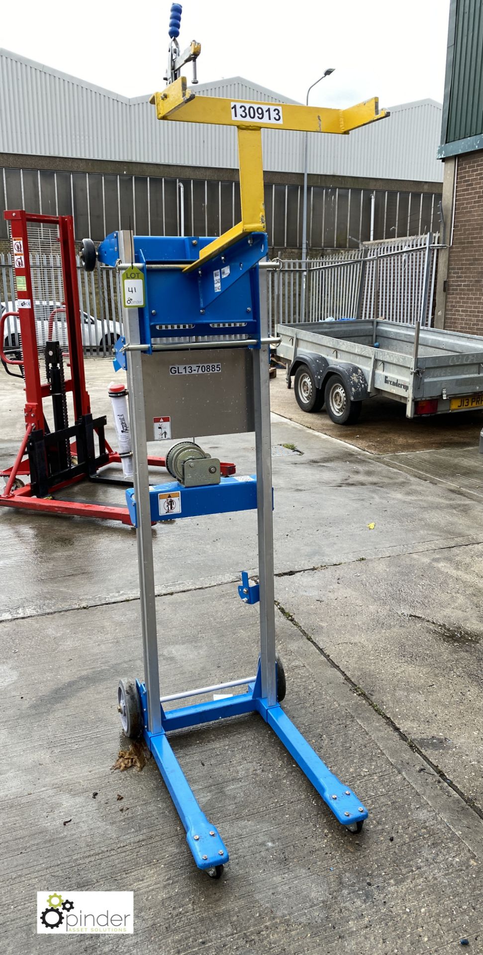 Genie Lift mobile hand operated Lifter, 30kg capacity, no crank handle (please note there is a - Image 2 of 5