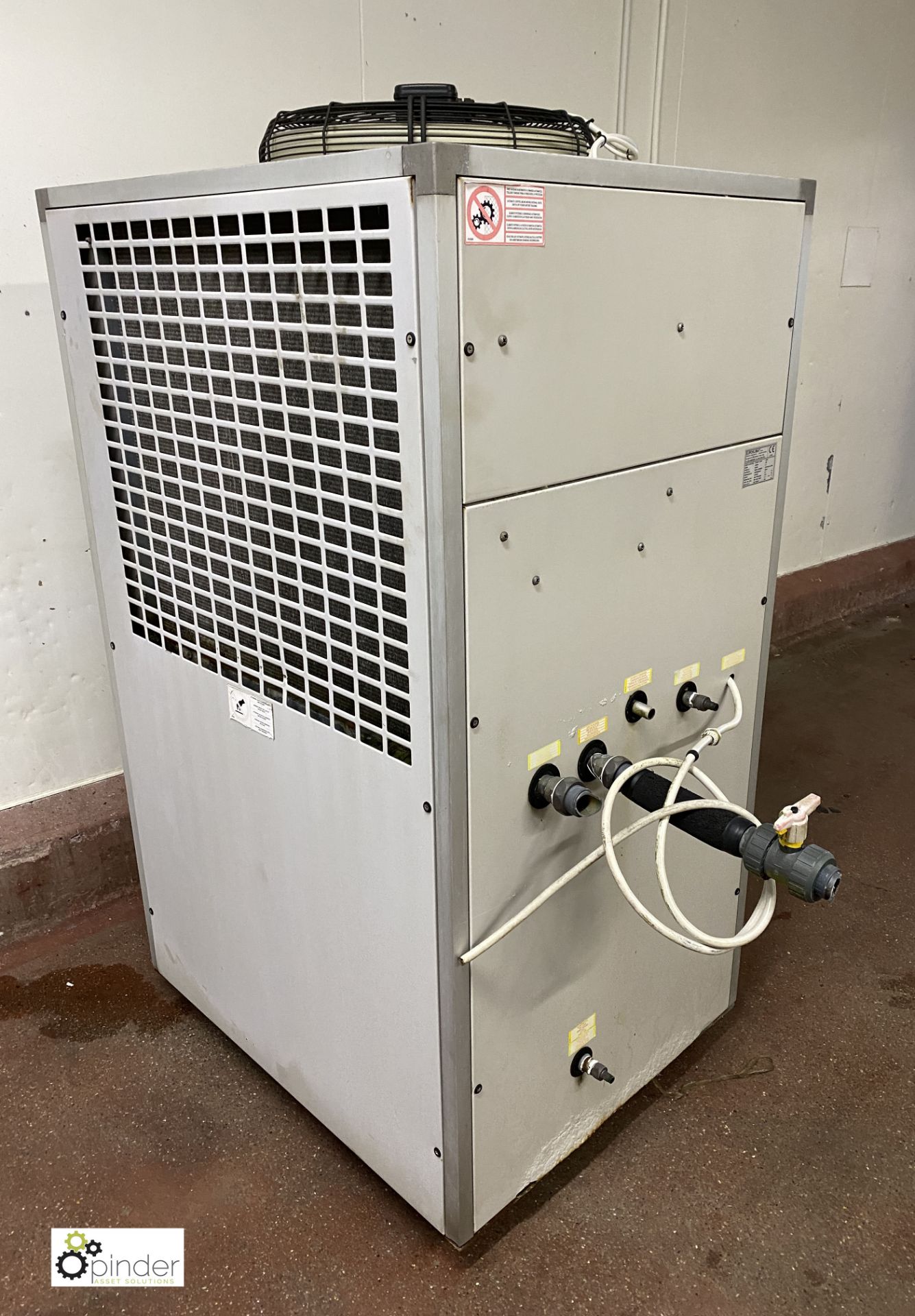 Euroklimat Series IPE 31 Chiller, refrigerant R407C, year 2005, serial number IPEST0031-A166E ( - Image 4 of 5