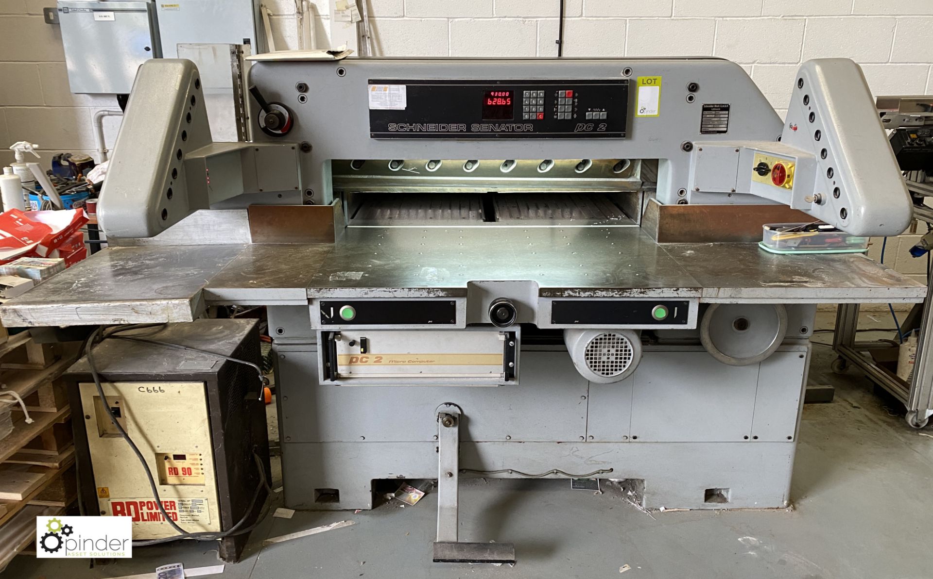 Schneider Senator Guillotine 92 PC 2 Guillotine, 920mm cutting width (this lot is located in