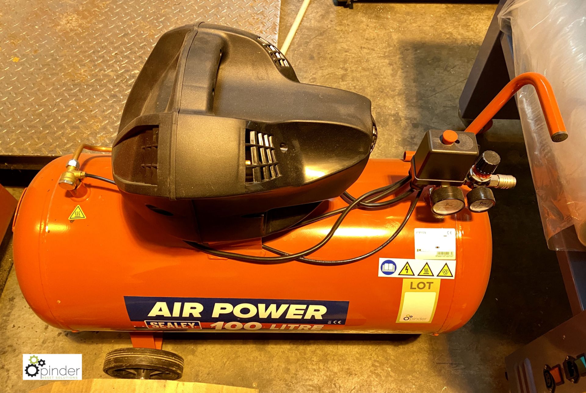 Sealey Air Power mobile receiver mounted Air Compressor, 8bar max working pressure, 240volts (please - Image 2 of 5