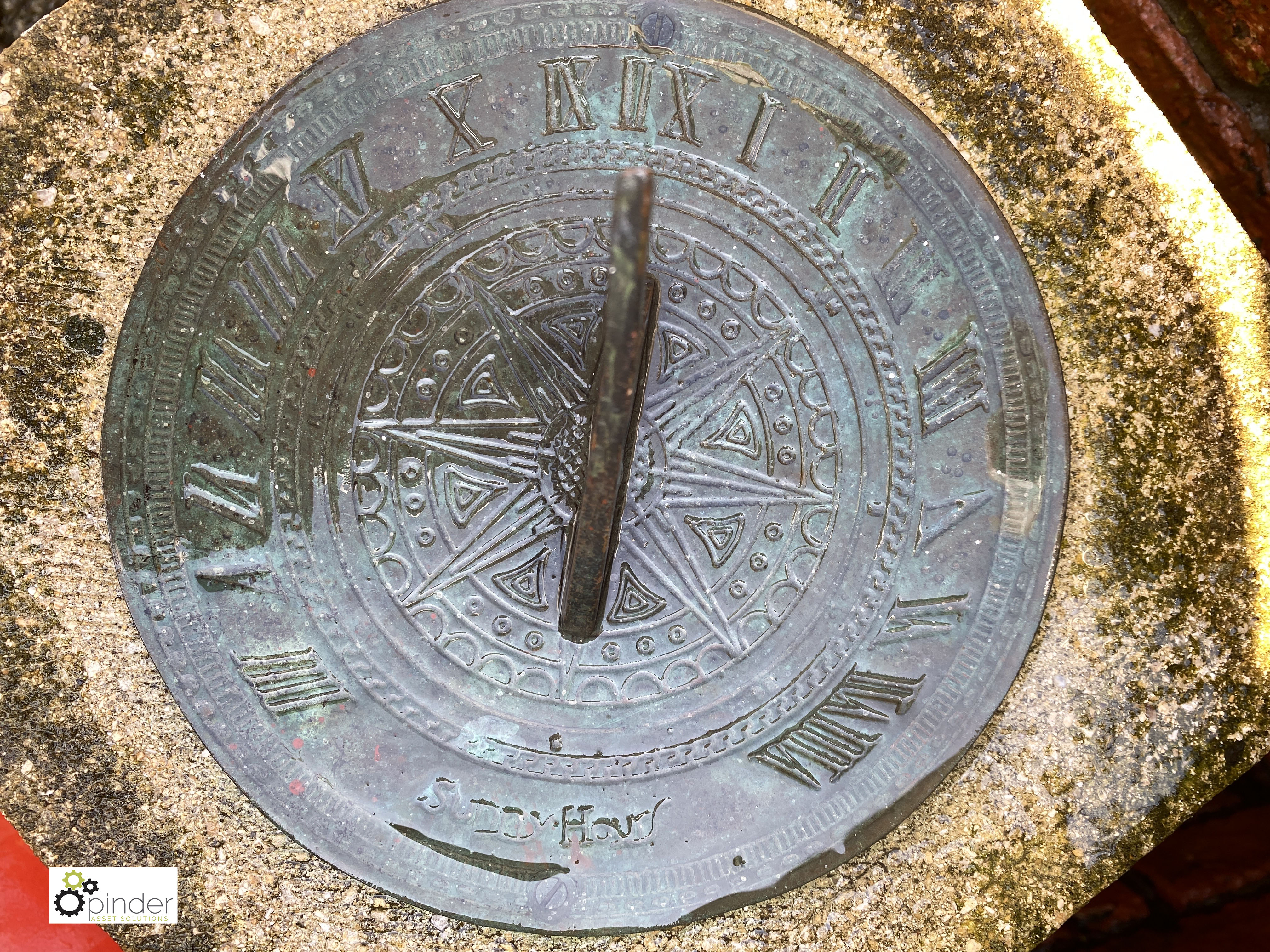 Reconstituted stone Sundial Plinth with bronze sun - Image 3 of 4