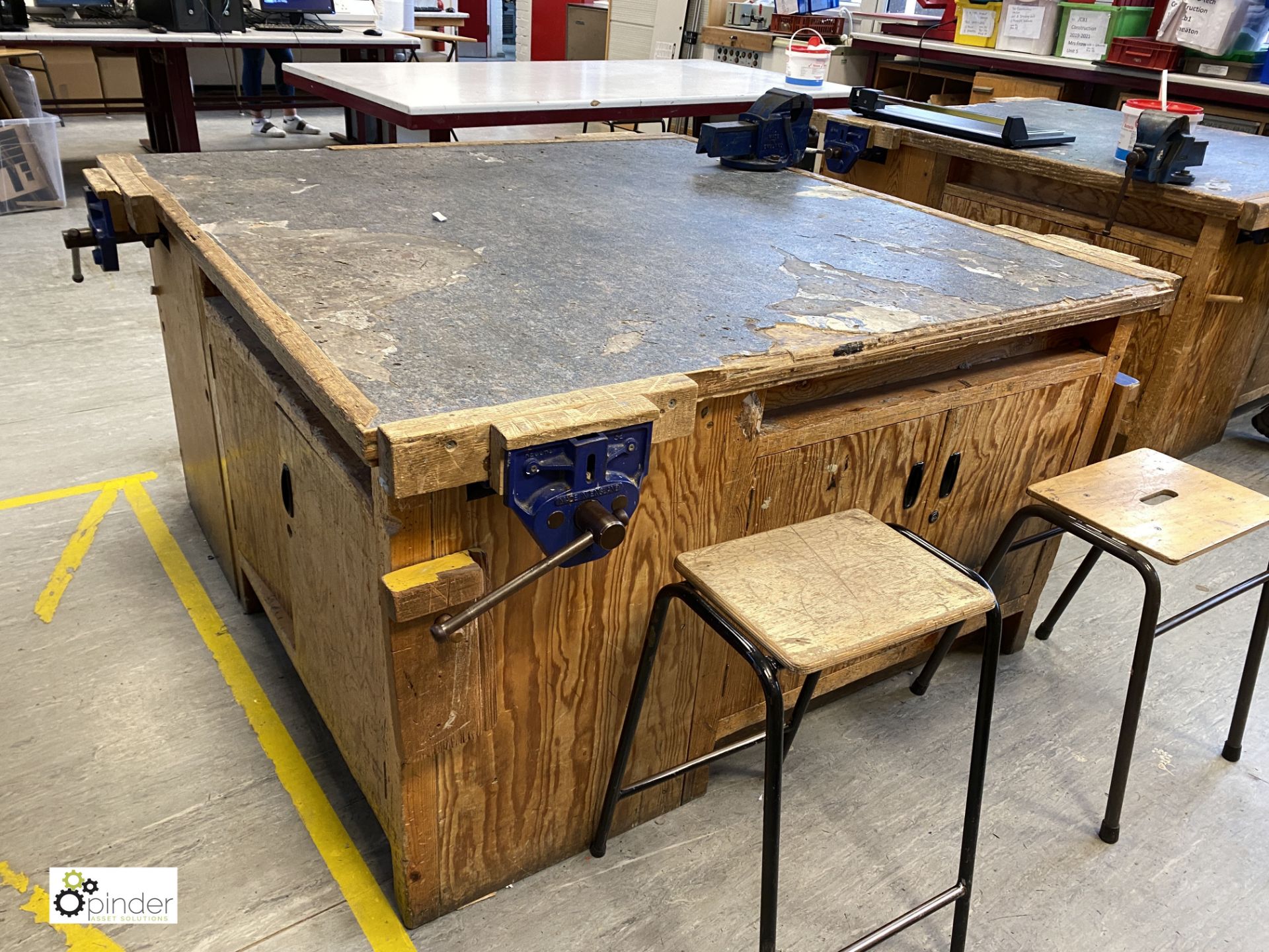 4-station Workbench, with 4 Record joiners vices and Record no3 engineers vice, 1450mm x 1440mm ( - Image 2 of 3