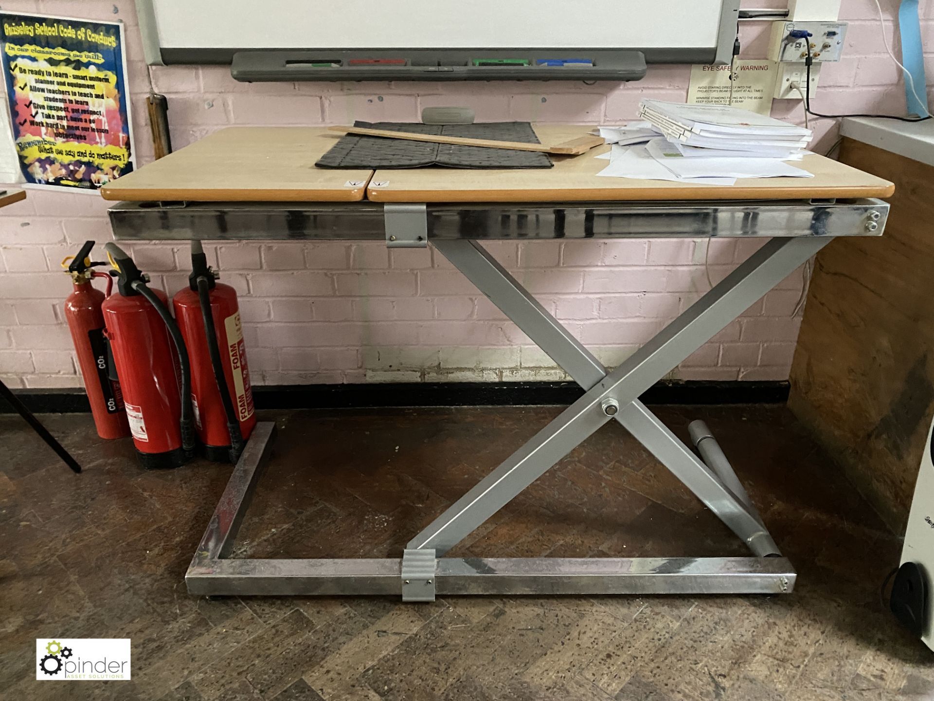 Vari-Tech manual height adjustable Workbench, 1200mm x 670mm (in Tec 1 room) (LOCATION: Guiseley, - Image 2 of 5