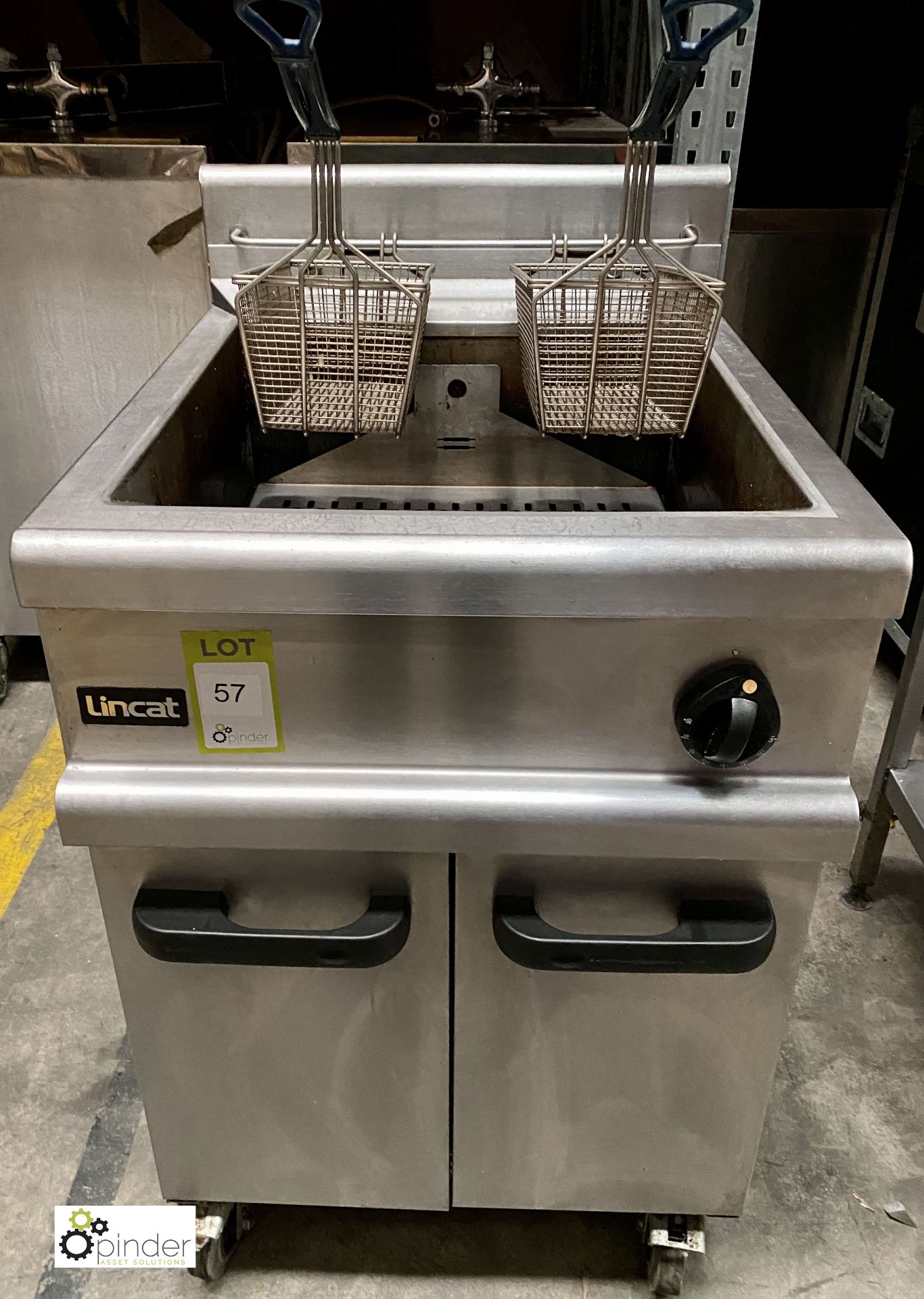 Lincat stainless steel mobile twin basket Deep Fat Fryer, gas fired, 600mm x 750mm x 920mm (