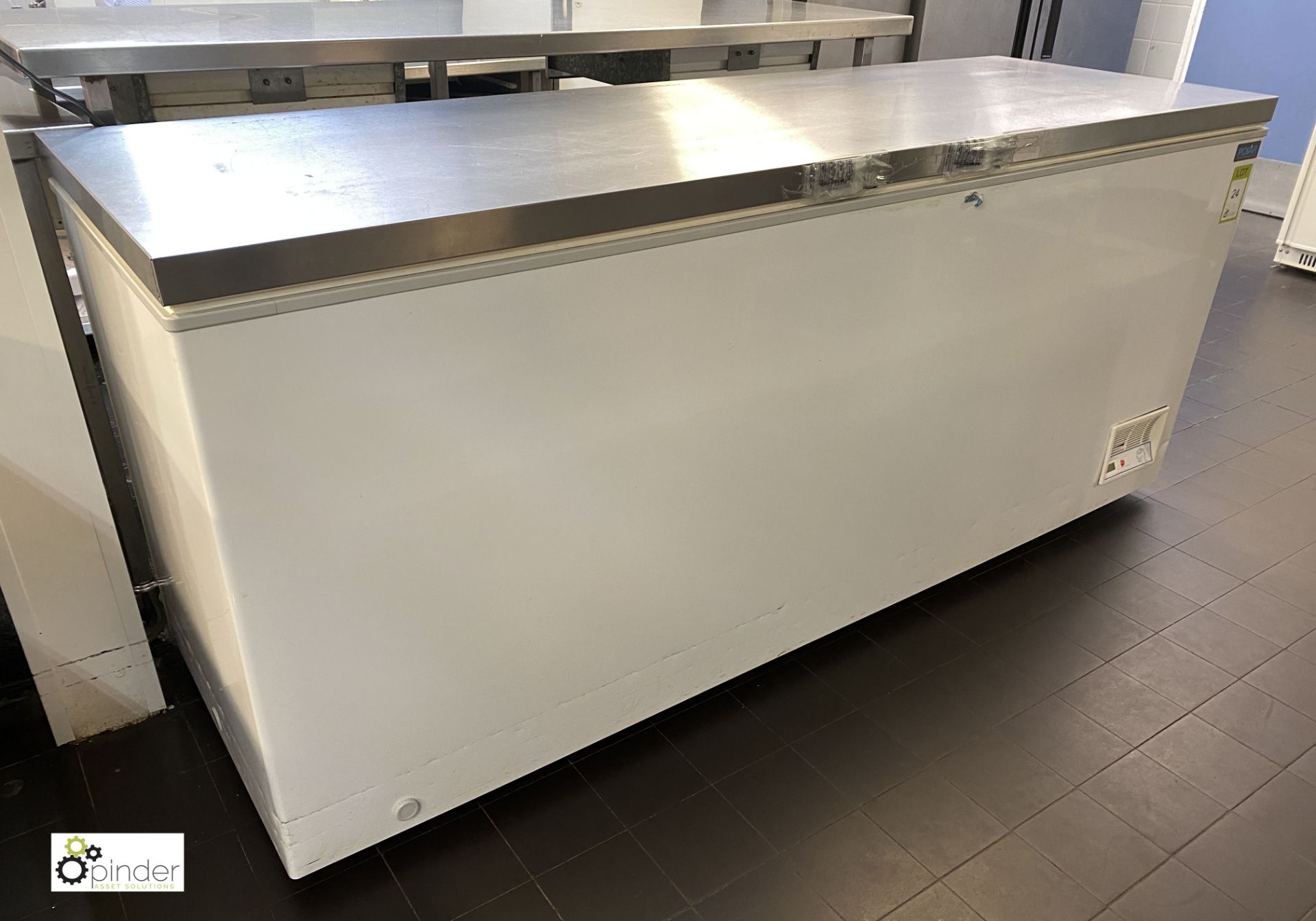 Polar CM532 Commercial Chest Freezer, 2000mm x 650mm x 860mm high, 240volts (in Kitchen) ( - Image 2 of 4