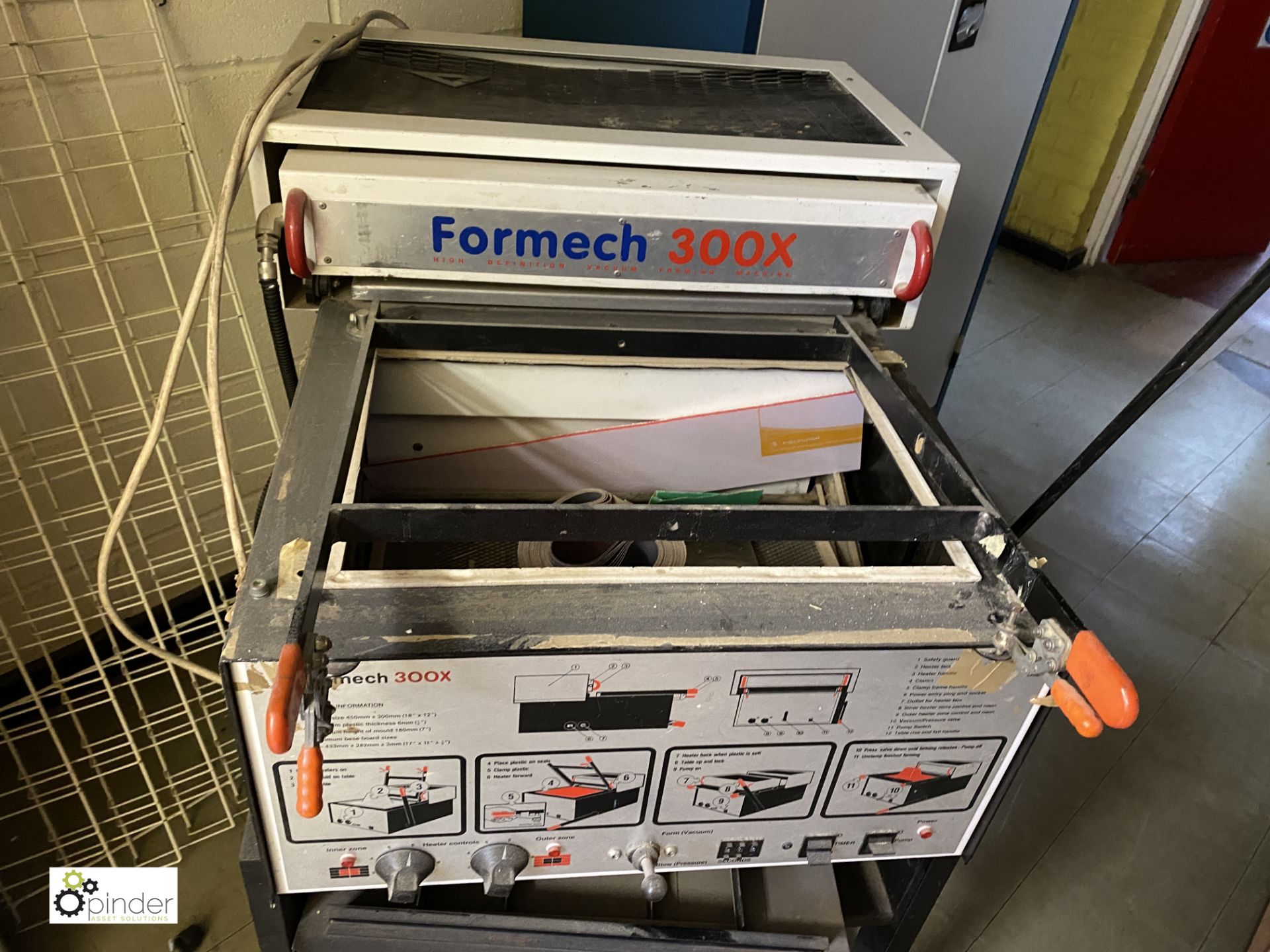 Formech 300X Vacuum Forming Machine, 240volts, serial number 32217, trolley not included (in Tec 1 - Image 4 of 7