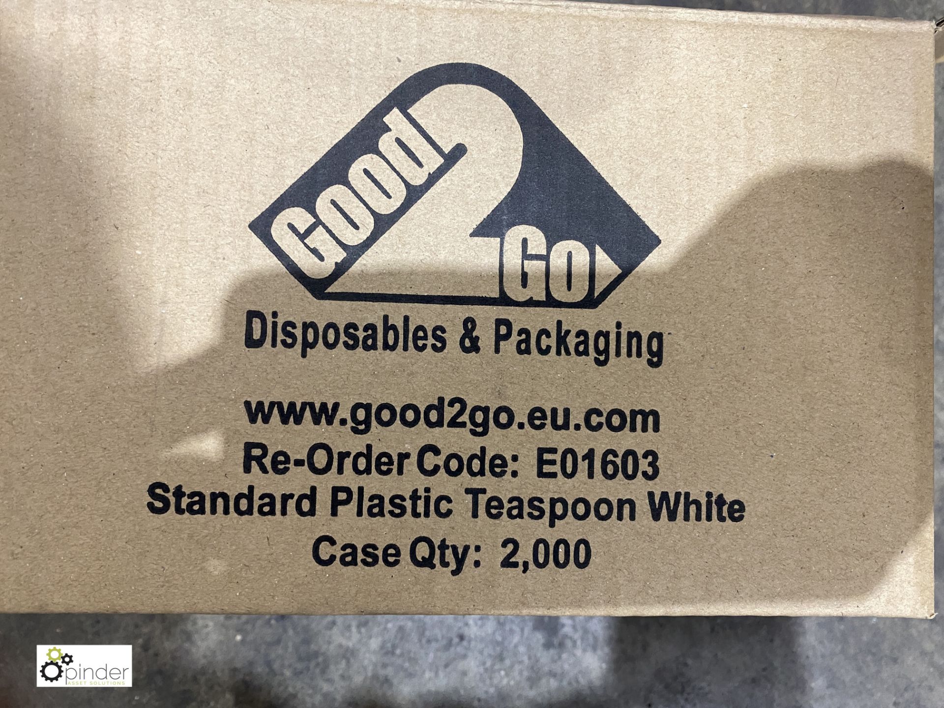 Approx 260 boxes standard plastic Teaspoons, white, 2000 per box, D032 - Image 3 of 3