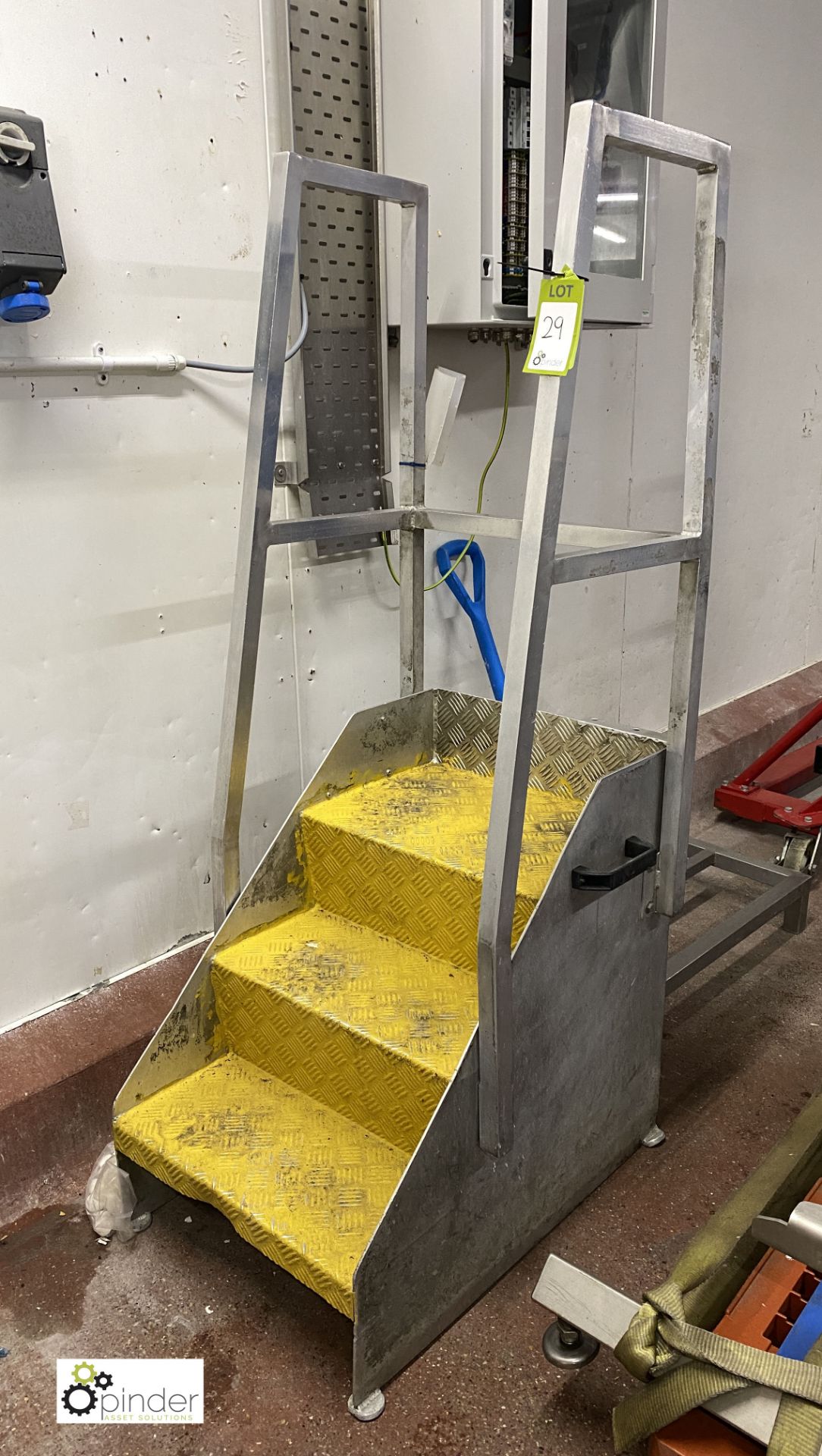 Aluminium 3-tread Access Steps (LOCATION: Grimsby)