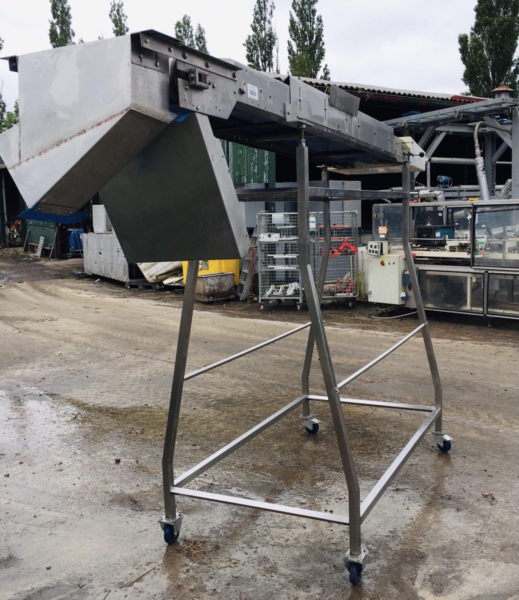 Powered mobile stainless steel Belt Conveyor (LOCA