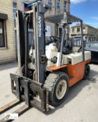 Nissan WGF03A400 diesel Forklift Truck, 4000kg lift capacity, 20478hours, 3300mm lift height, 2250mm