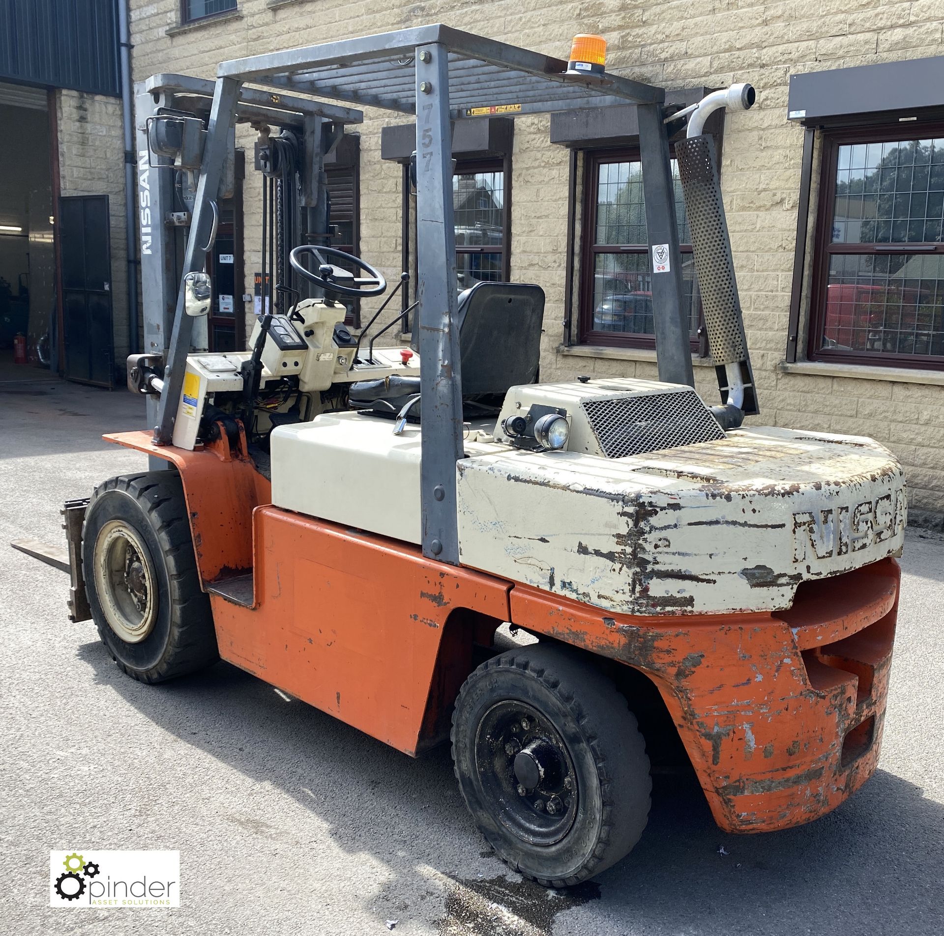 Nissan WGF03A400 diesel Forklift Truck, 4000kg lift capacity, 20478hours, 3300mm lift height, 2250mm - Image 5 of 11