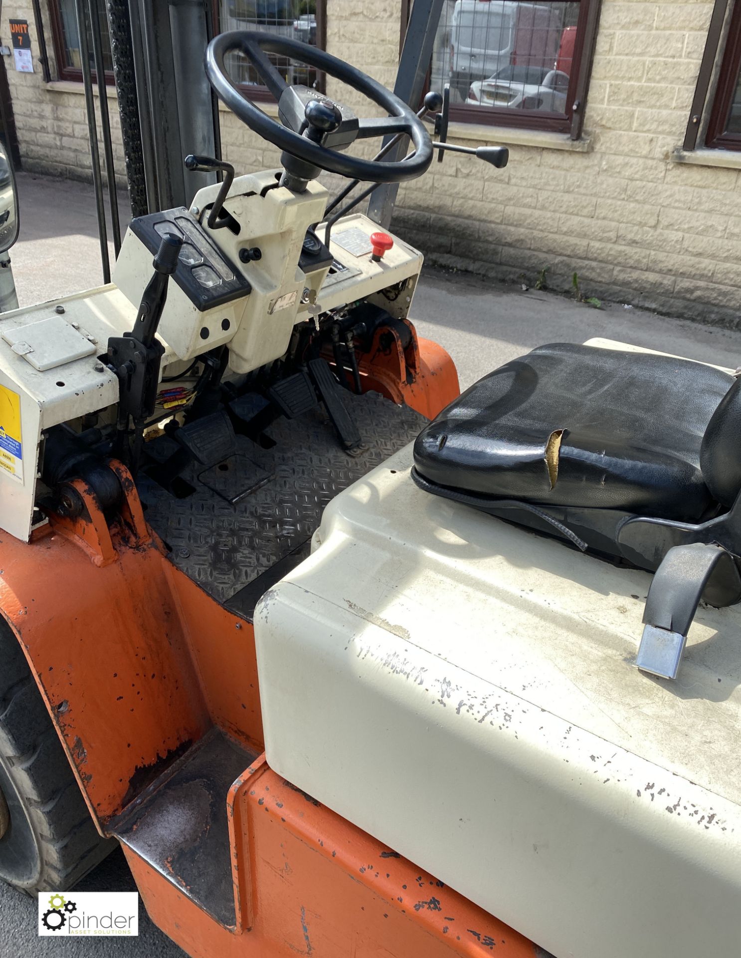 Nissan WGF03A400 diesel Forklift Truck, 4000kg lift capacity, 20478hours, 3300mm lift height, 2250mm - Image 8 of 11