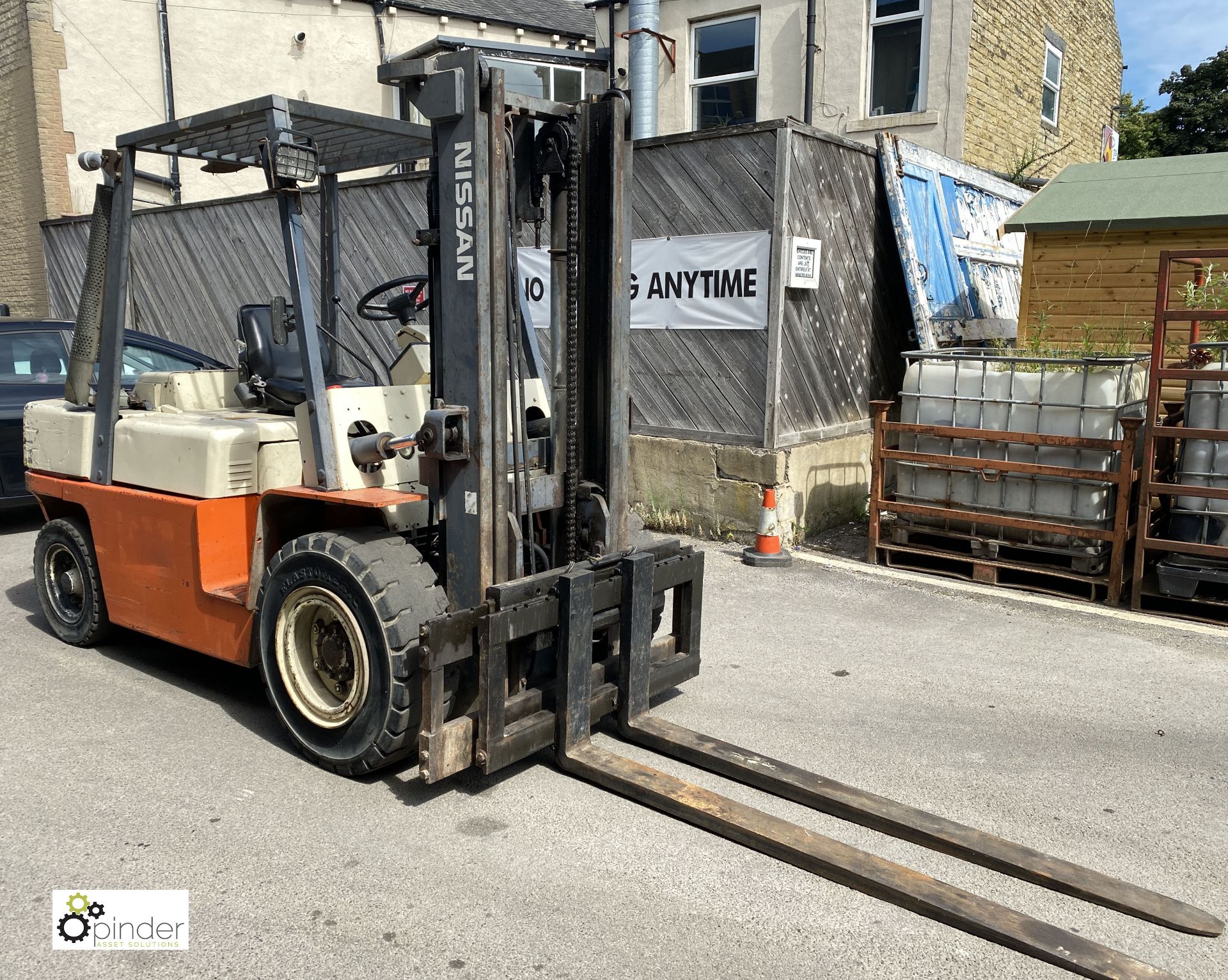 Nissan WGF03A400 diesel Forklift Truck, 4000kg lift capacity, 20478hours, 3300mm lift height, 2250mm - Image 4 of 11