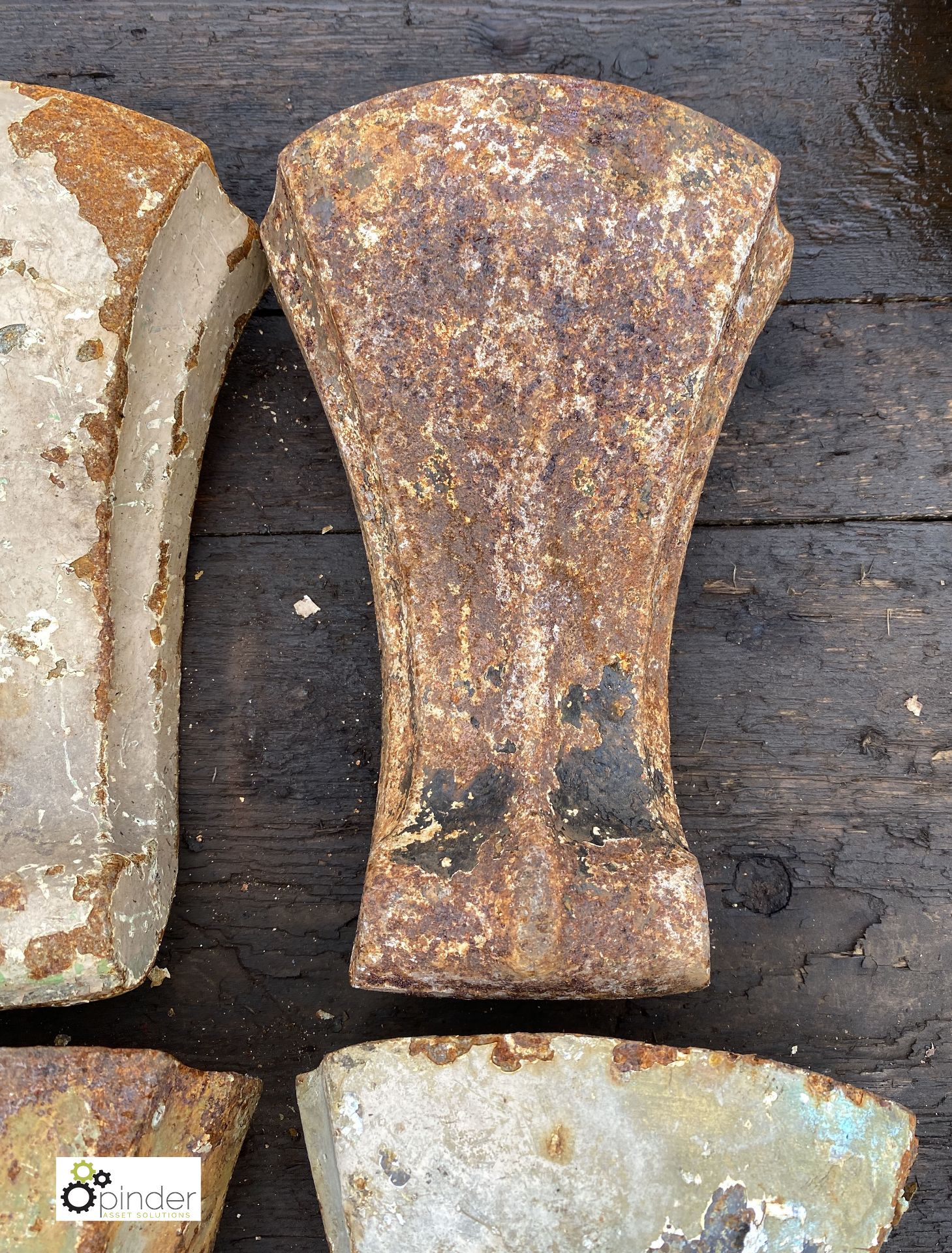 4 cast iron Feet (LOCATION: Sussex Street, Sheffield) - Image 4 of 5