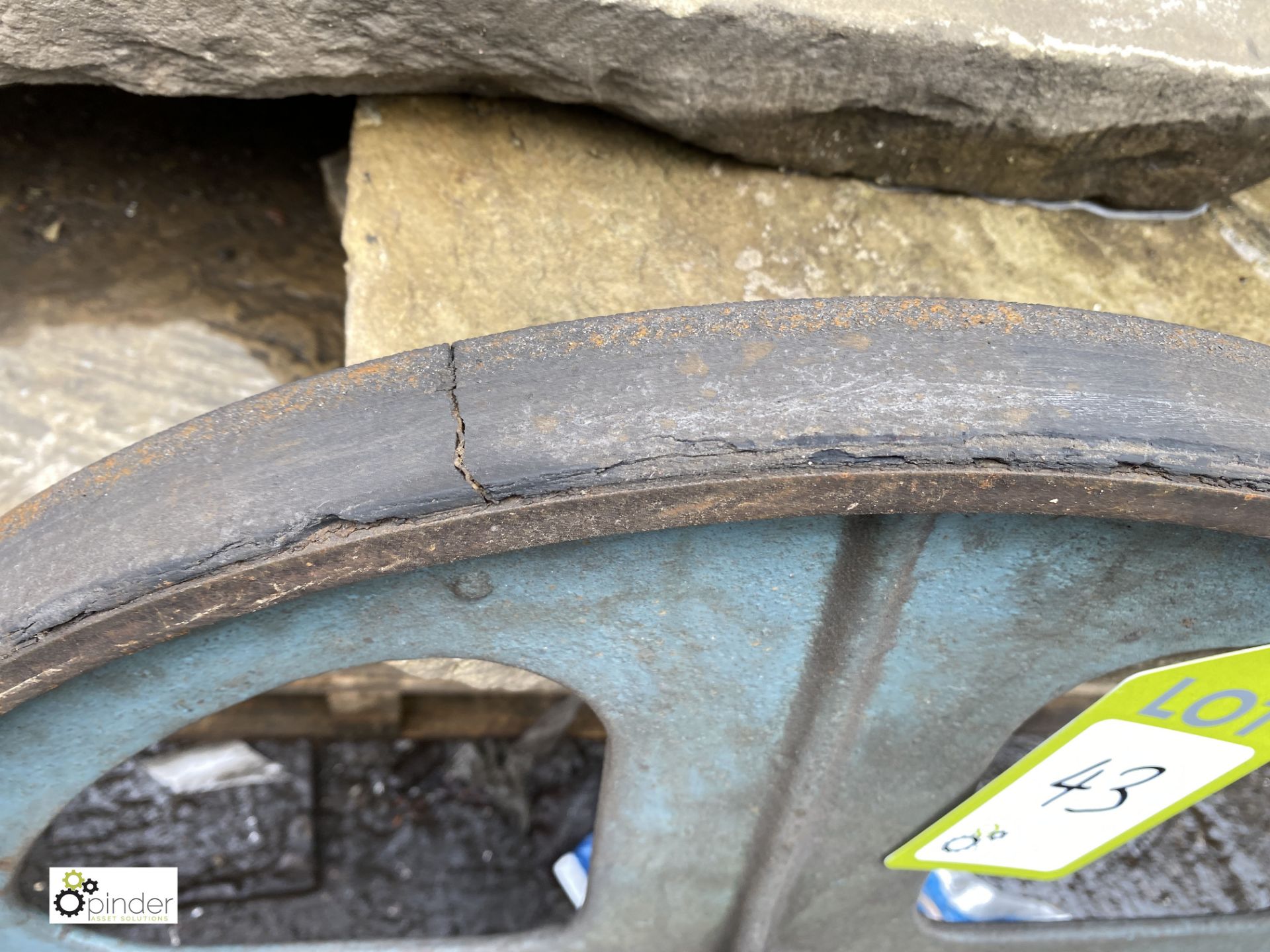 Cast iron Fly Wheel, 550mm diameter (LOCATION: Sussex Street, Sheffield) - Image 2 of 2