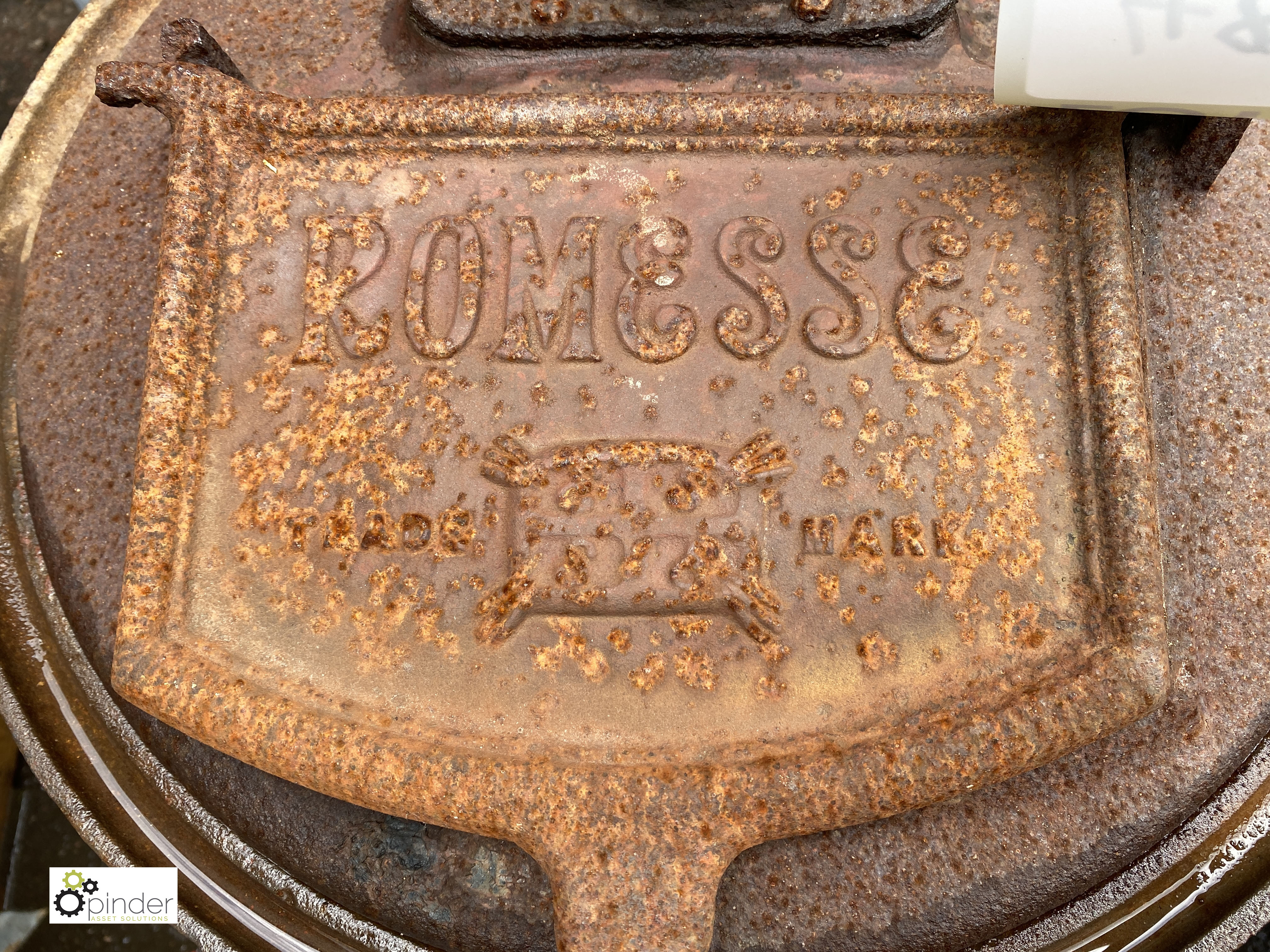 Romesse cast iron Stove, 620mm tall x 440mm diameter (LOCATION: Sussex Street, Sheffield) - Image 3 of 4