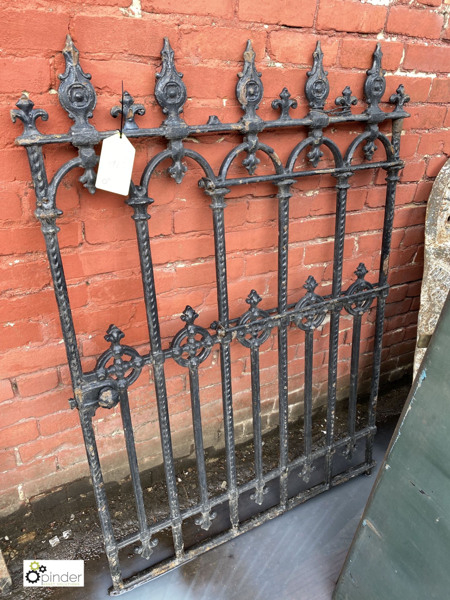 Cast iron Gate, 1020mm wide x 1400mm high (LOCATION: Sussex Street, Sheffield)