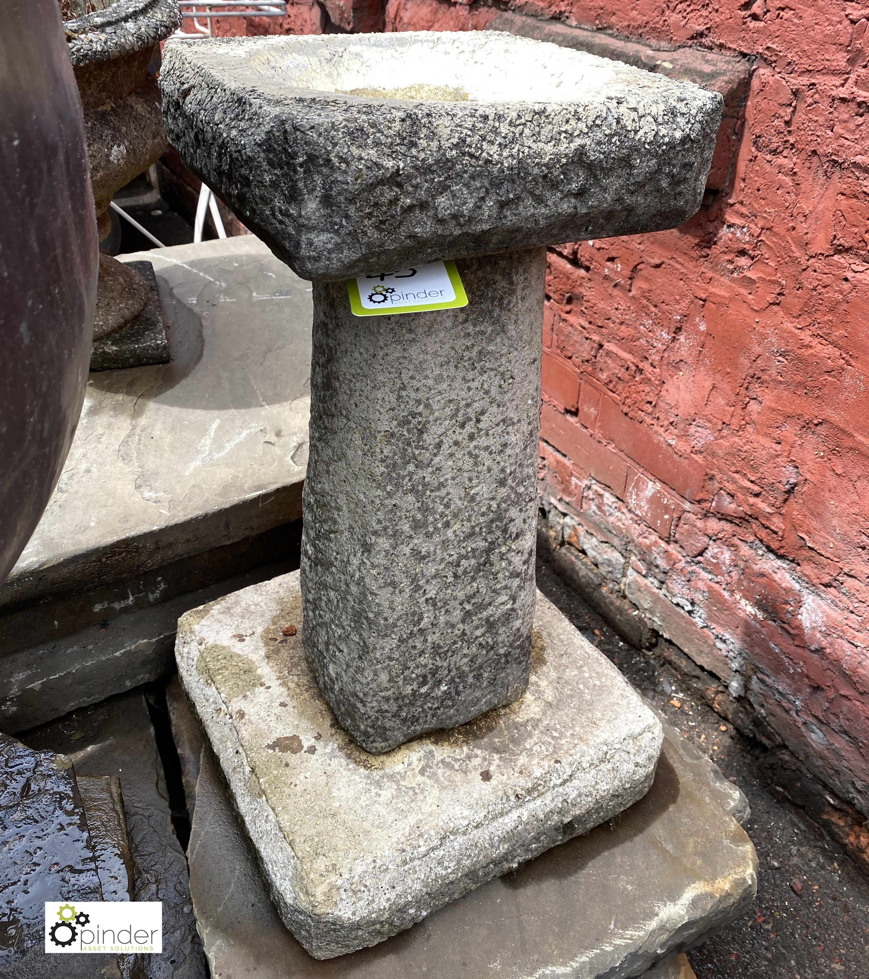 Reconstituted stone Bird Bath, 640mm tall (LOCATION: Sussex Street, Sheffield) - Image 4 of 4