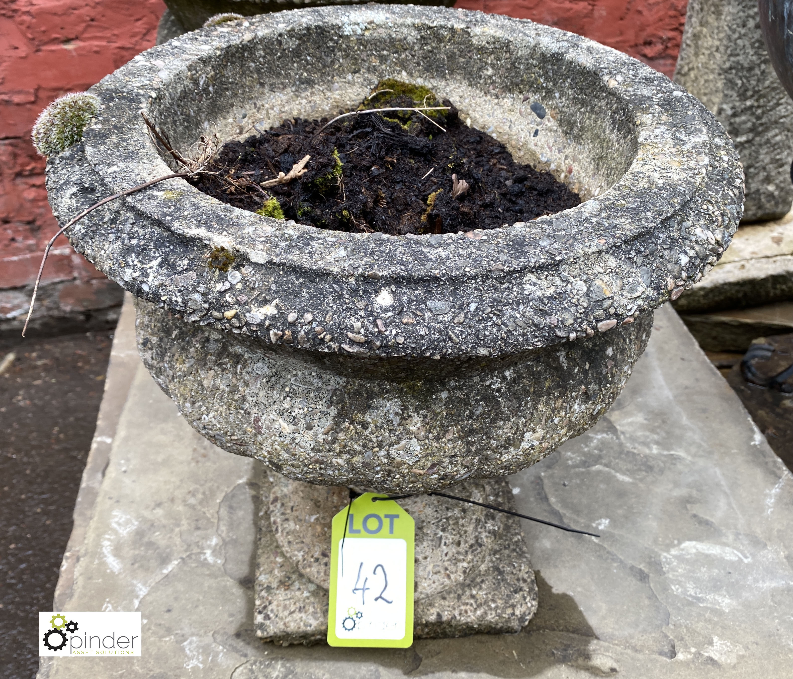 Pair reconstituted stone Garden Urns, 400mm diameter, 400mm tall, base damaged to one urn (LOCATION: - Image 2 of 7