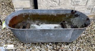 Galvanised Bath Tub, 1200mm x 500mm x 310mm high (LOCATION: Todwick, Sheffield)