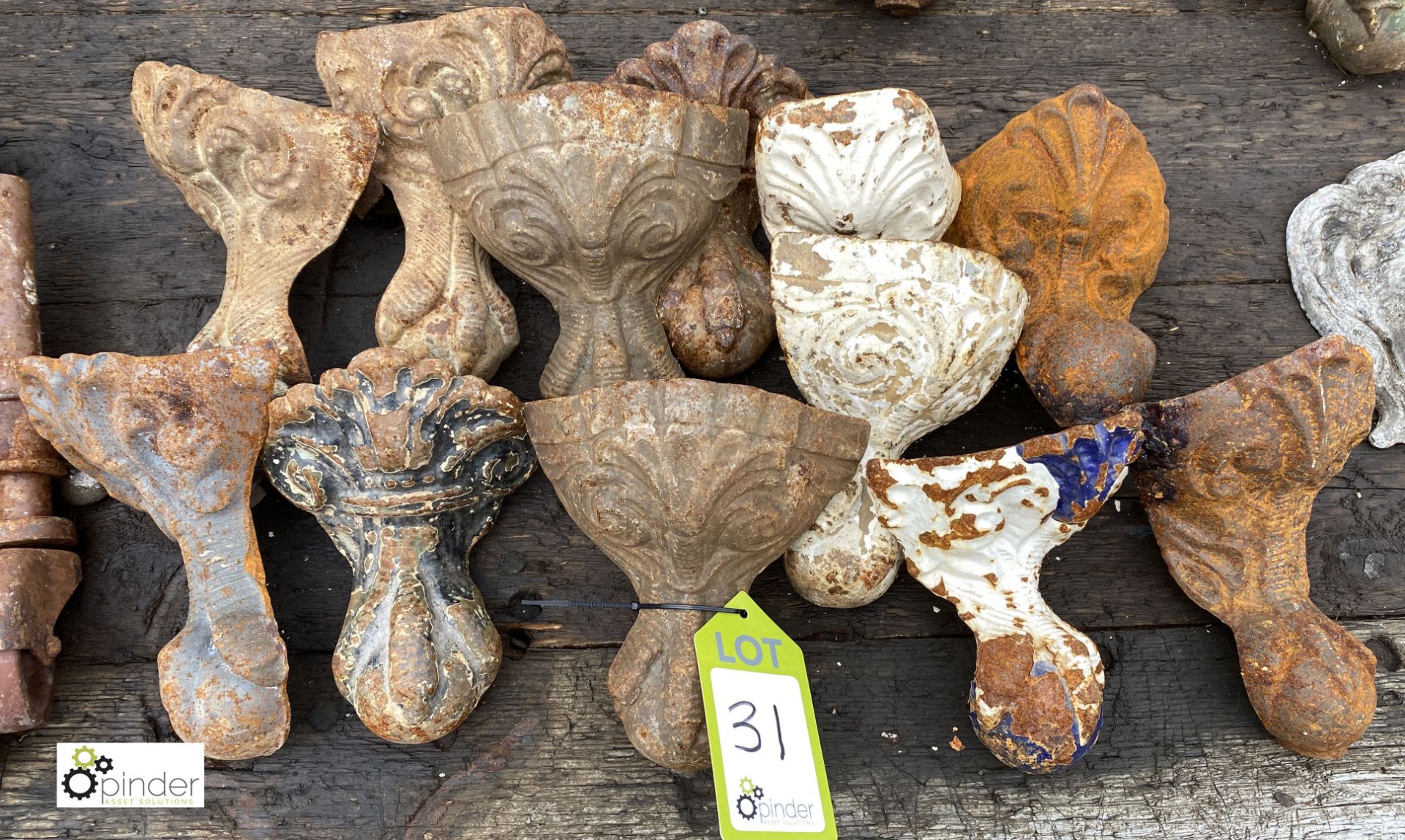 12 various cast iron Decorative Feet (LOCATION: Sussex Street, Sheffield)