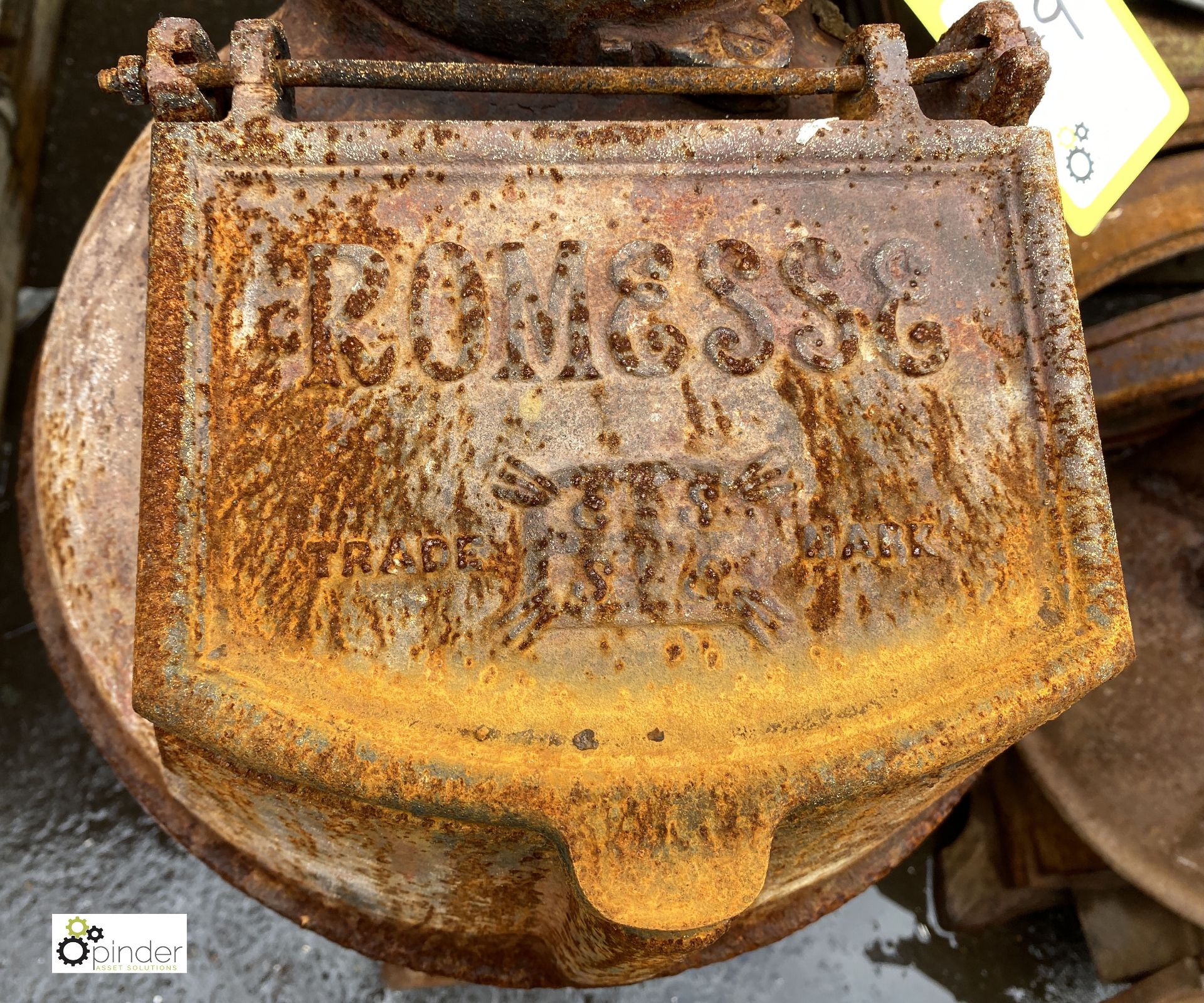 Romesse cast iron Stove, 850mm tall x 400mm diameter (LOCATION: Sussex Street, Sheffield) - Image 4 of 6