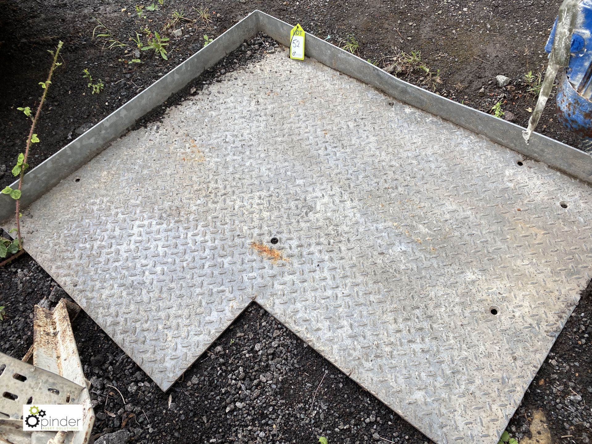 Checkerplate Body Floor, approx. 1400mm x 1160mm (LOCATION: Woodhead Road)