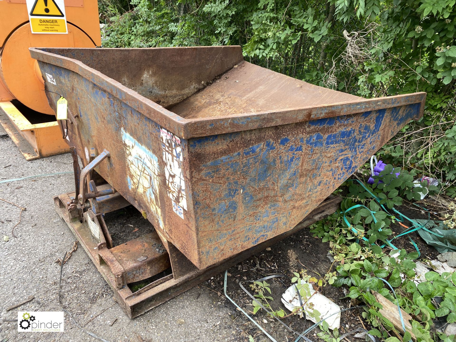 Langtons forklift mountable Tipping Skip, approx. 1550mm x 1600mm (LOCATION: Station Lane)