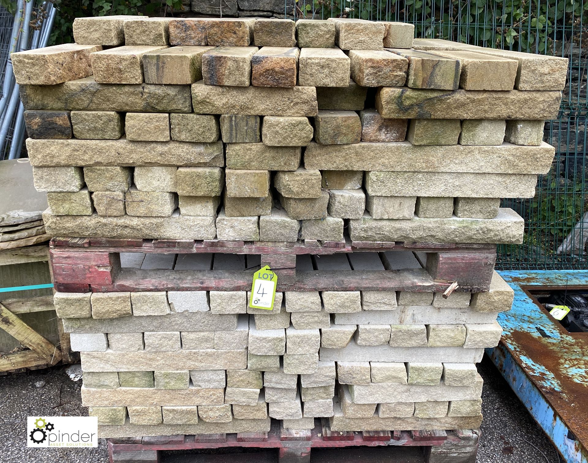Stone Walling to 2 pallets, approx.10m² (LOCATION: Station Lane)