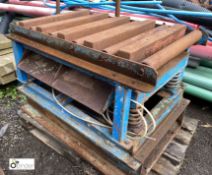 Heavy duty Vibratory Table and Roller Unit, used for ageing new stone, approx. 1070mm x 650mm (