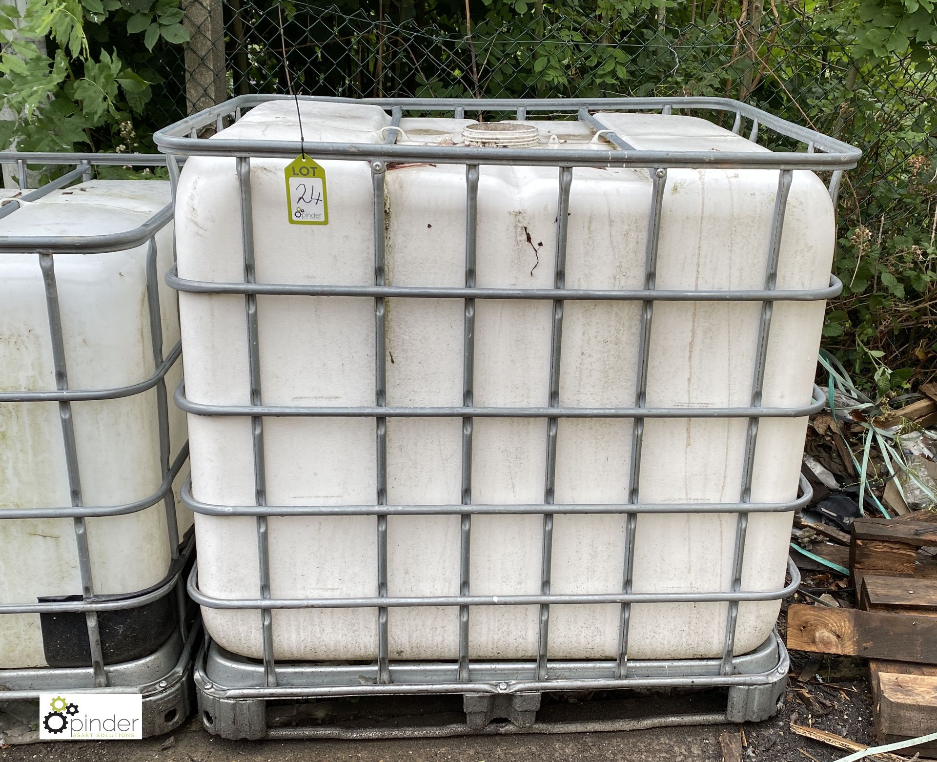 5 IBCs (LOCATION: Station Lane) - Image 4 of 4