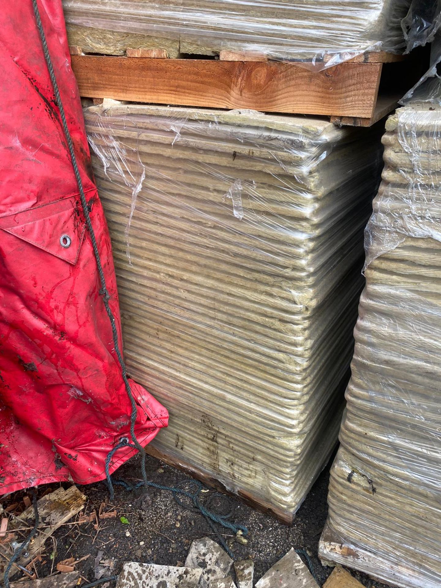 4 pallets various Insulation, comprising pallet 58 sheets, 2400mm x 600mm x 40mm; 2 pallets 156 - Image 3 of 6