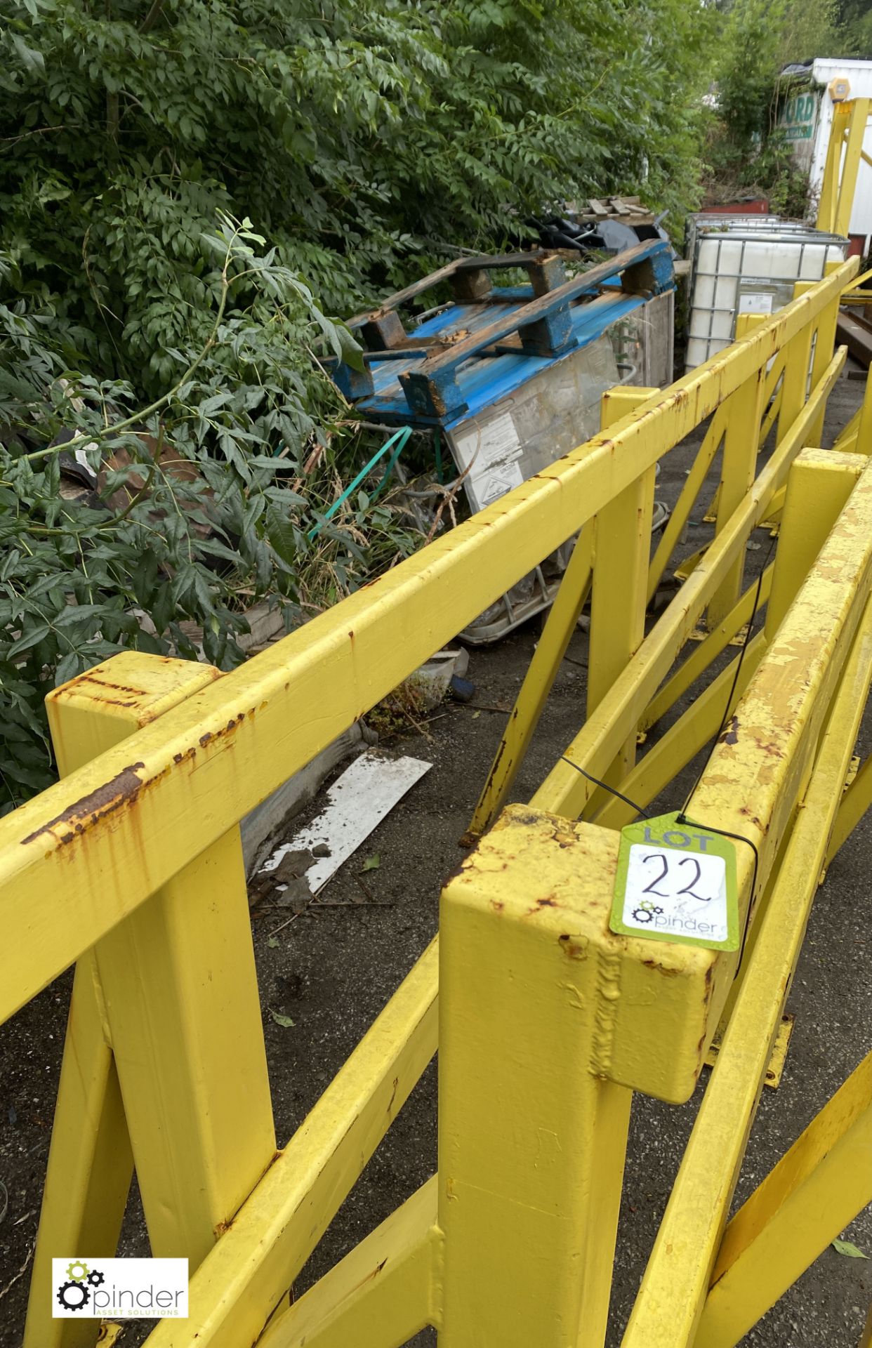 Heavy duty fabricated Barrier, approx. 8250mm x 1090mm (LOCATION: Station Lane) - Image 3 of 3