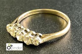 5-diamond 9 carat gold Ring