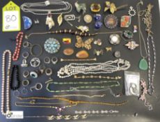 Large quantity Costume Jewellery, inc brooches, earrings, necklaces, rings, etc