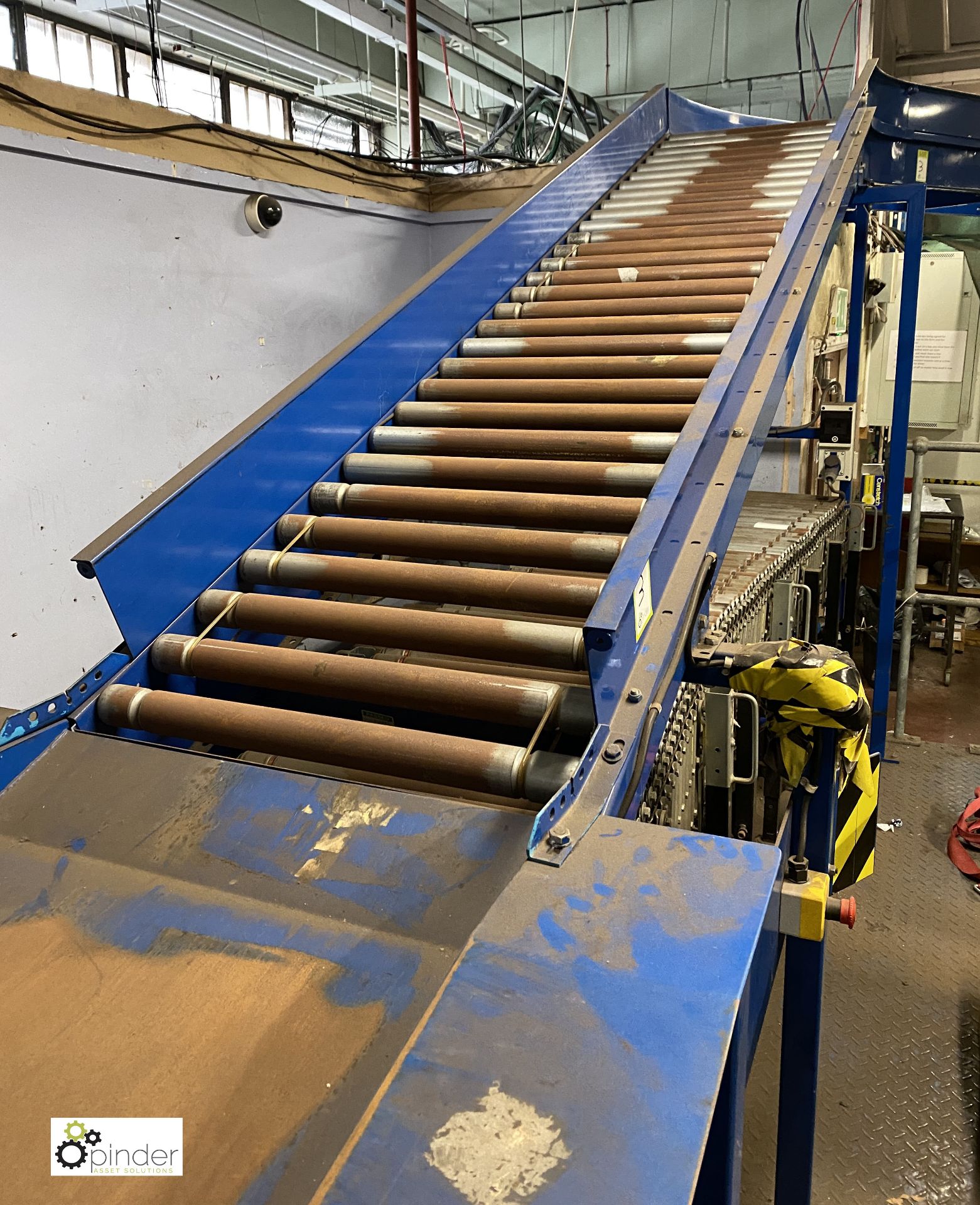 Curved and inclined powered Conveyor, 600mm roller width, curved, 5.7m length, curved section 9m - Image 10 of 11