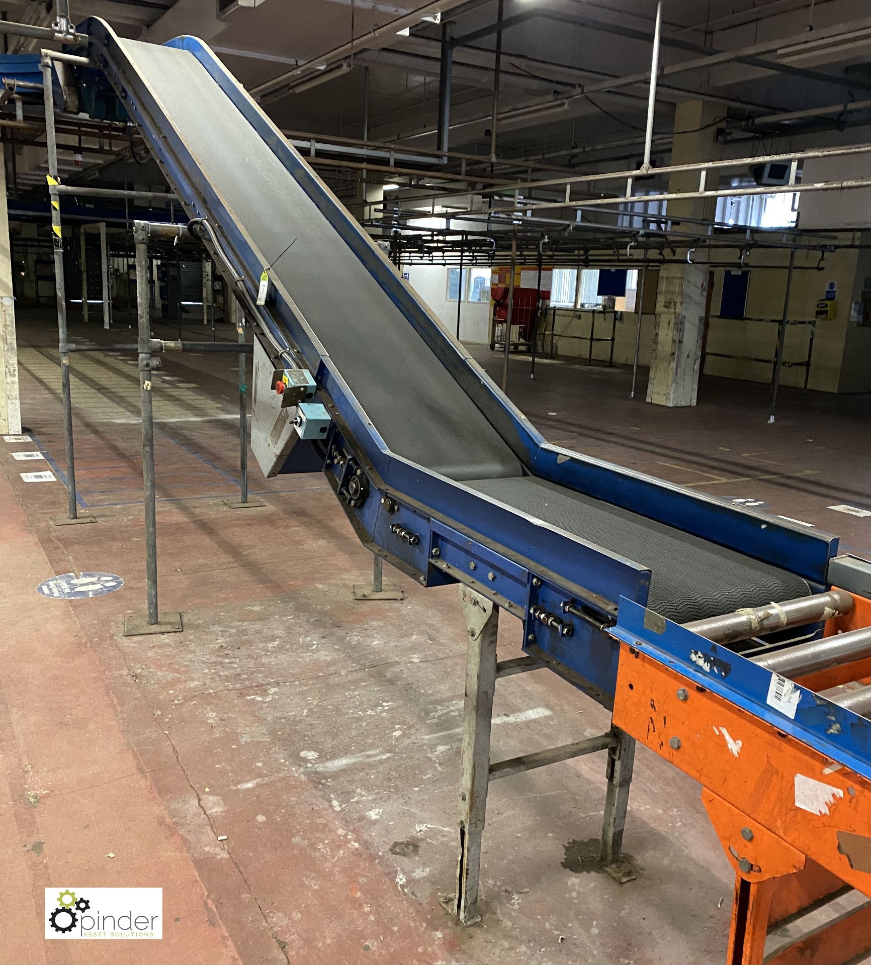 Powered inclined Belt Conveyor, 5.5m long, 2.7m high, 450mm belt width (on ground floor)