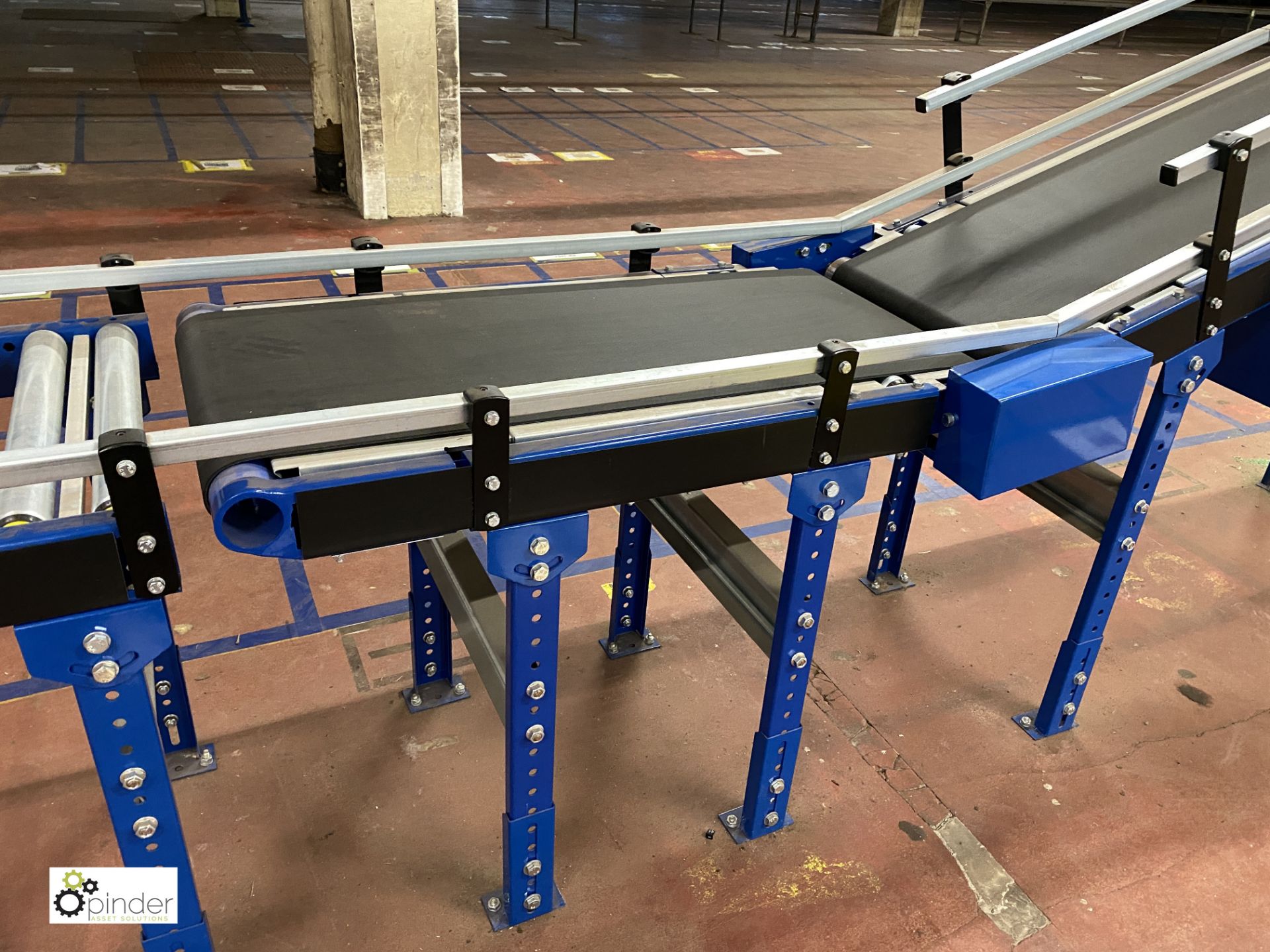 Powered inclined Belt Conveyor, 7.7m long, 2.7m high, 450mm belt width, recently installed (on - Image 2 of 9