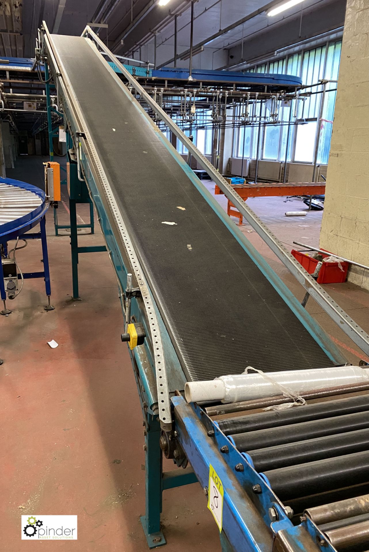 Logan powered inclined Belt Conveyor, 6m long, 2.8m high, 475mm belt width (please note the - Image 2 of 3